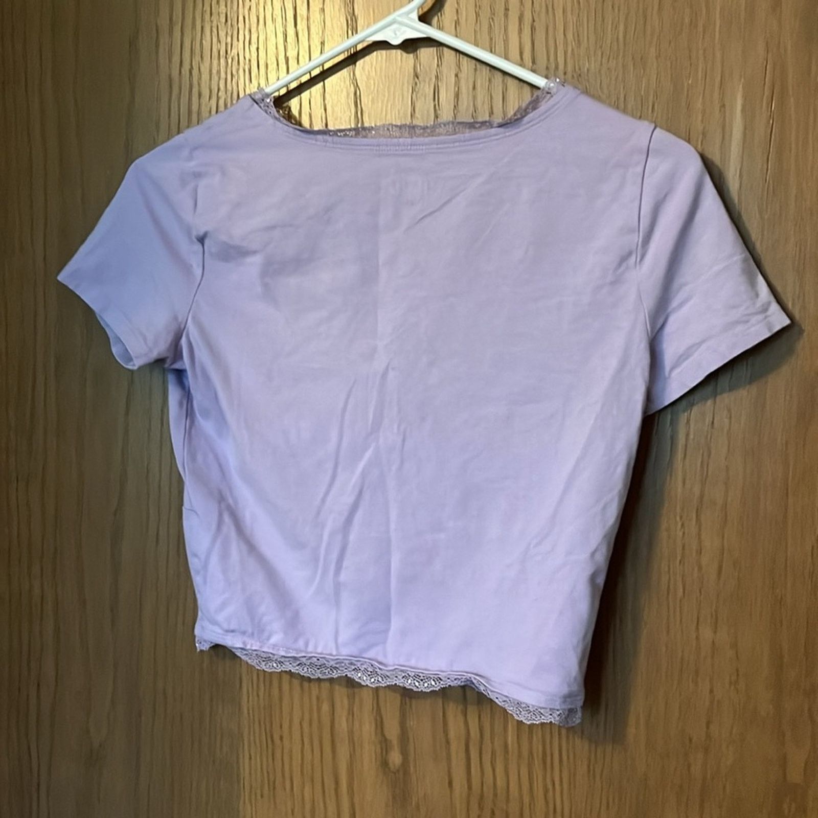 Hollister Hollister Lavender Baby Tee with lace size medium Size M / US 6-8 / IT 42-44 - 3 Thumbnail