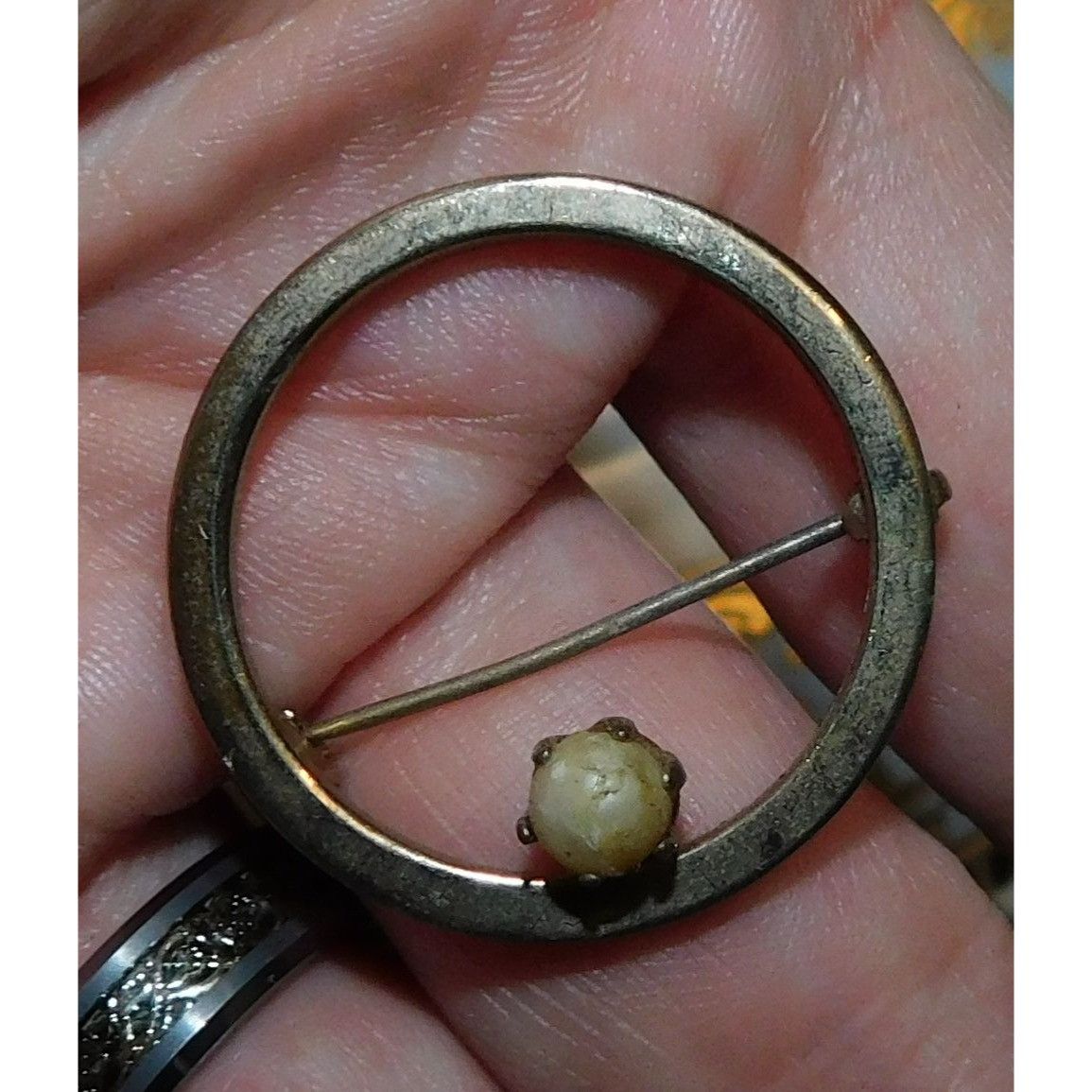Other Vintage Gold Tone Open Circle Brooch With Faux Pearl Accent Size ONE SIZE - 1 Thumbnail