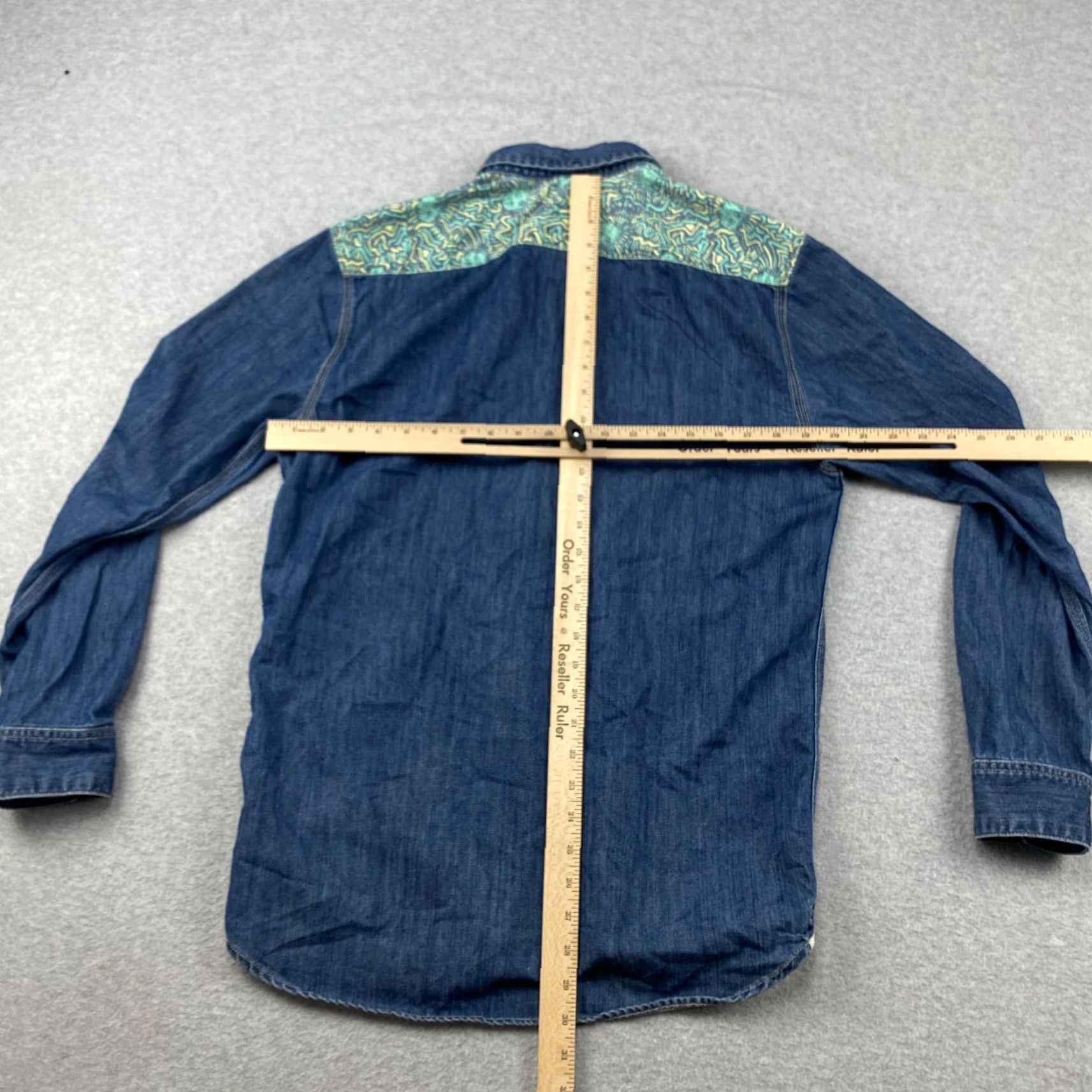 Billabong Billabong Chambray Button Down Shirt Mens M Blue Retro Western Shirt M Billabong Chambray Button-Down Mens M Blue Western Retro Denim Size US M / EU 48-50 / 2 - 6 Thumbnail