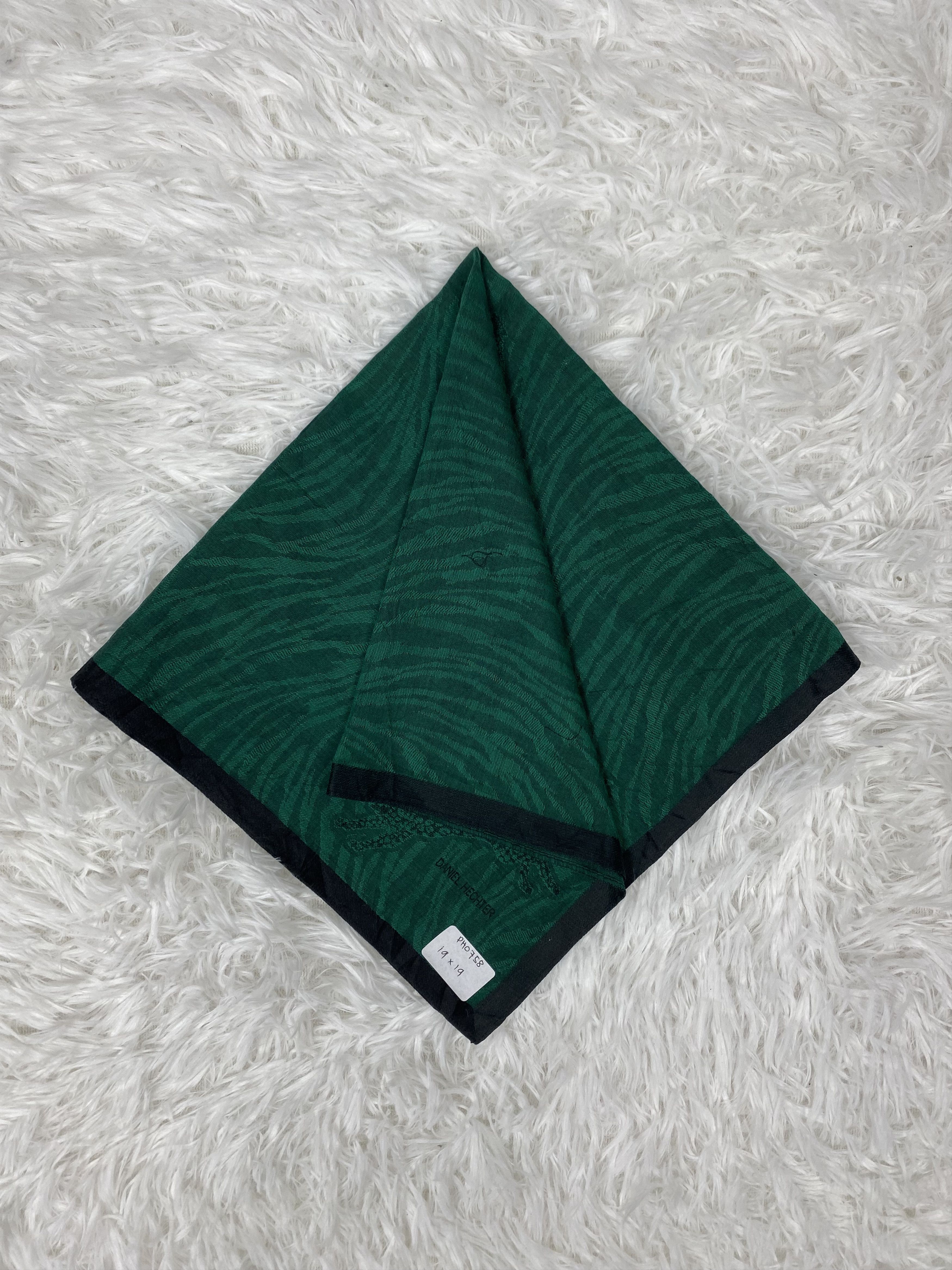 Daniel Hechter × Vintage Vintage Daniel Hechter Handkerchief Neckerchief PH0758 Size ONE SIZE - 1 Thumbnail