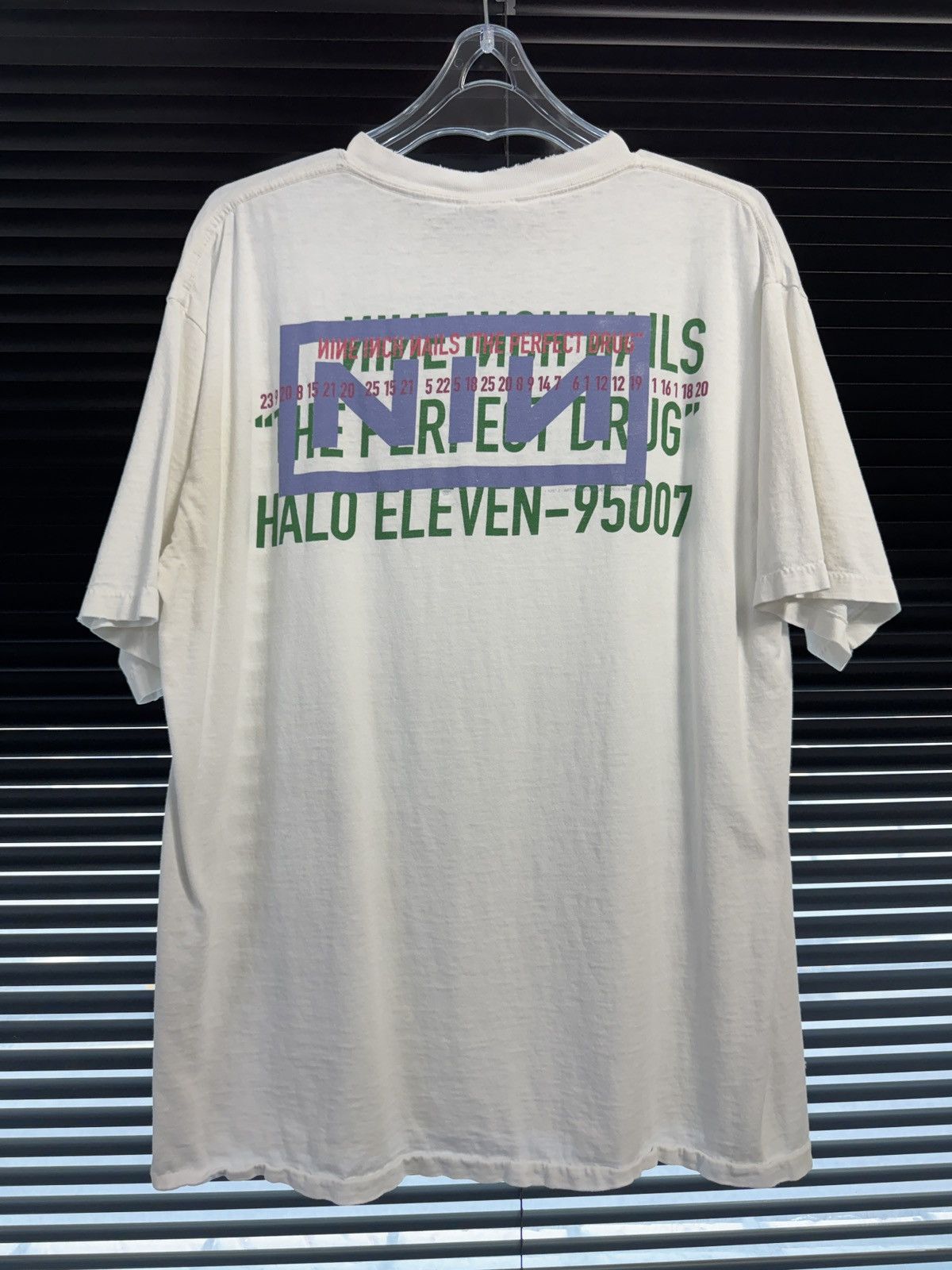 Band Tees Vintage 90s Nine Inch Nails Halo Eleven Shirt Size US XL / EU 56 / 4 - 2 Thumbnail