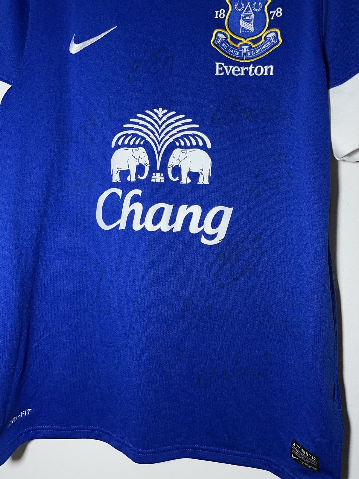 Nike Nike squad signed team autographs Everton 2012/2013 jersey Size US M / EU 48-50 / 2 - 3 Thumbnail