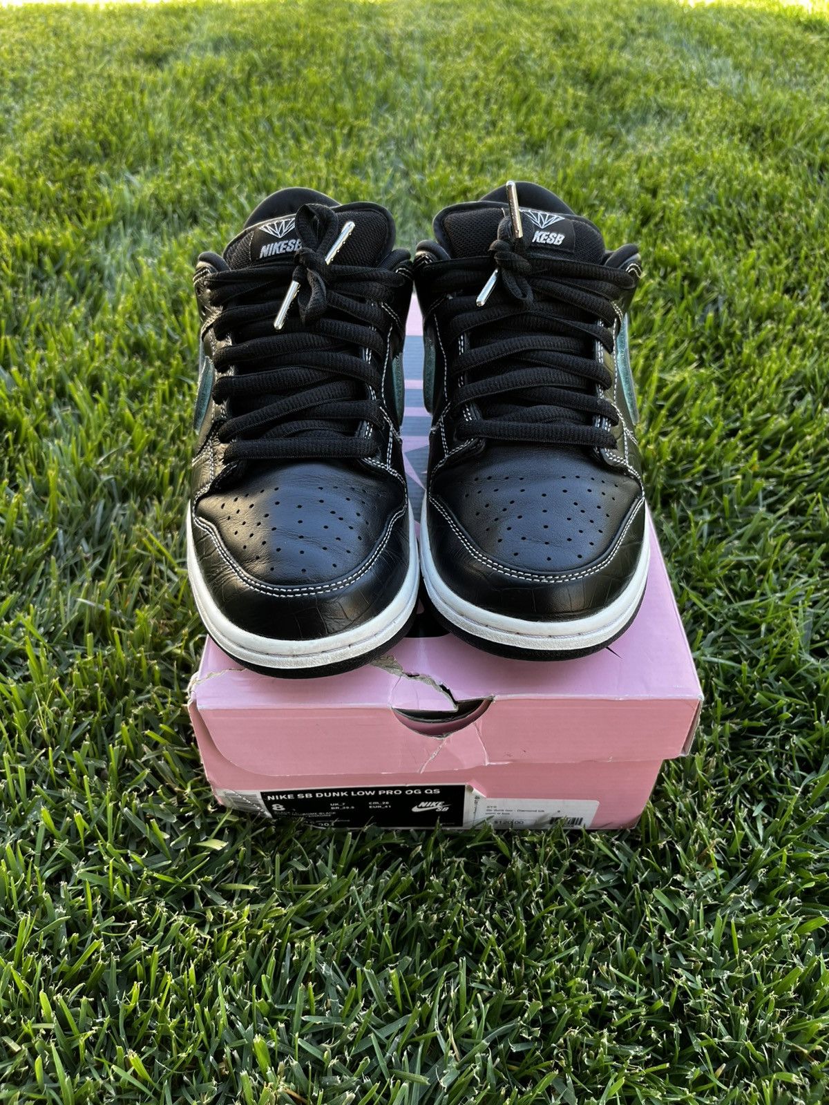 Diamond Supply Co. × Nike Nike SB Dunk Low Pro OG QS Size US 8 / EU 41 - 15 Thumbnail