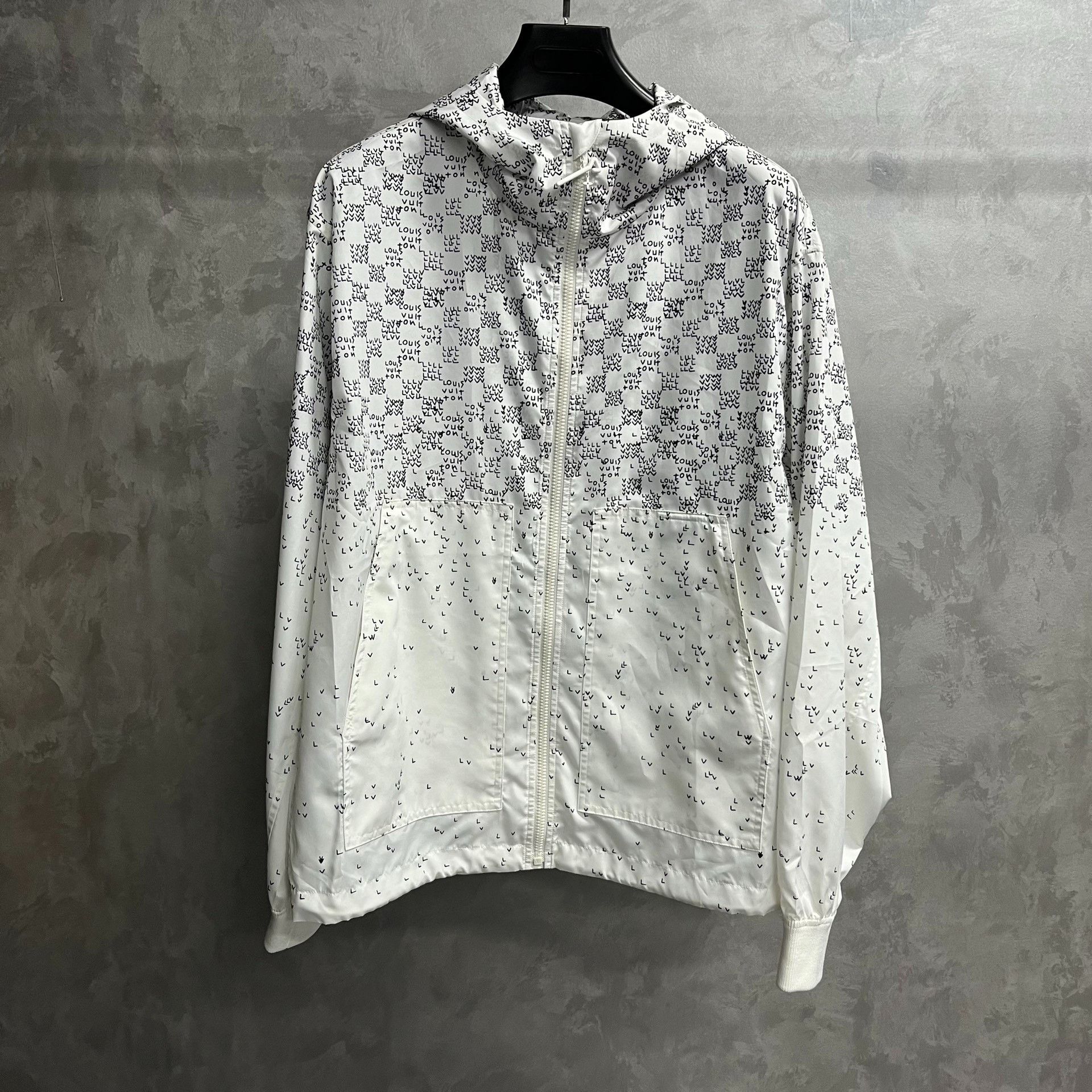Louis Vuitton Louis Vuitton latest full white plaid print windbreaker jac Size US M / EU 48-50 / 2 - 1 Thumbnail