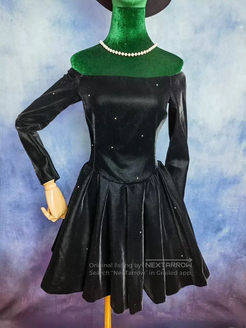 Versace Versace Velvet one-line neck puffy skirt court-style heavy Size S / US 4 / IT 40 - 1 Thumbnail