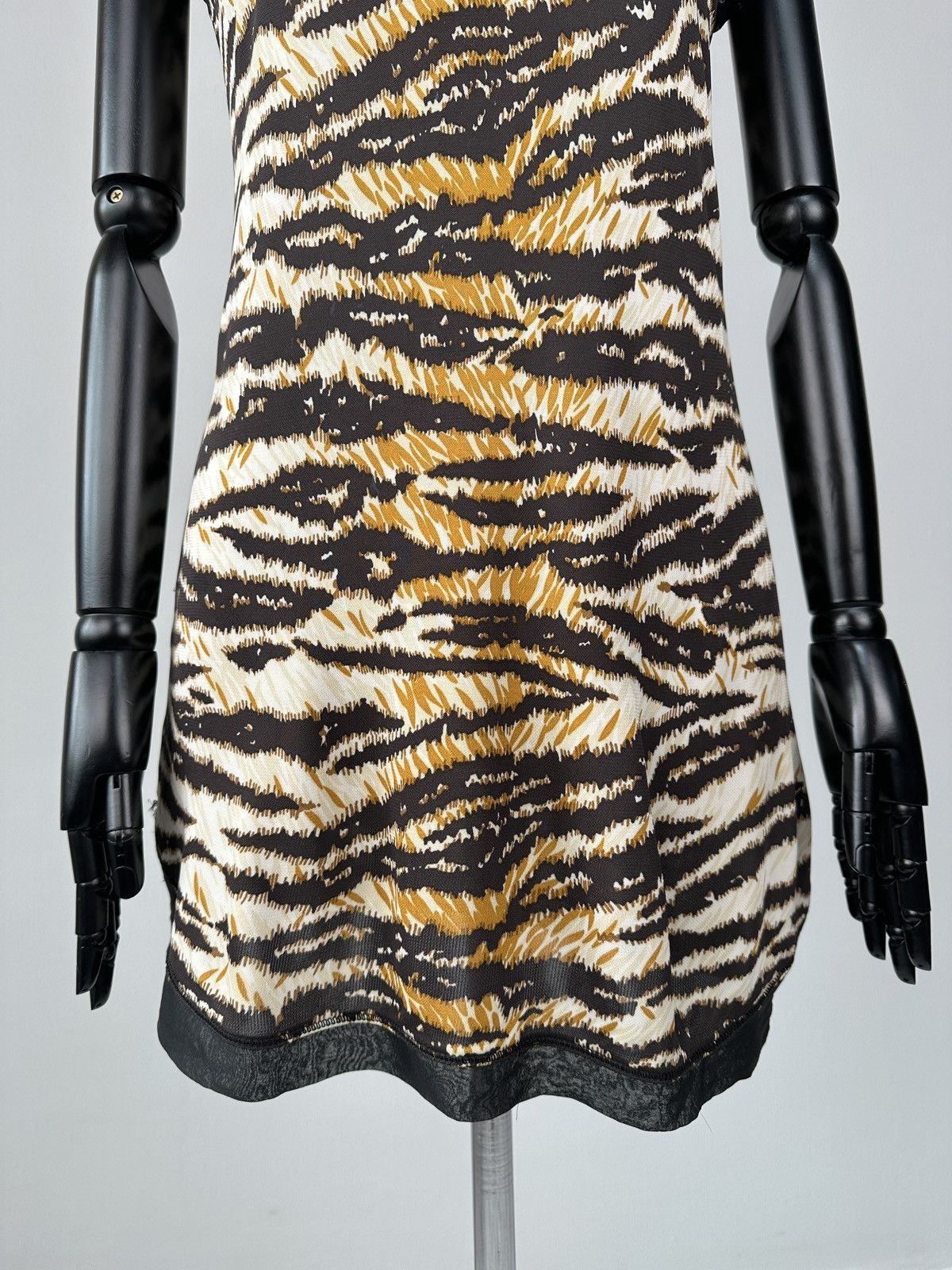Dolce & Gabbana DOLCE & GABBANA Sleeveless Tiger Animal Print Viscose Dress Size S / US 4 / IT 40 - 6 Thumbnail