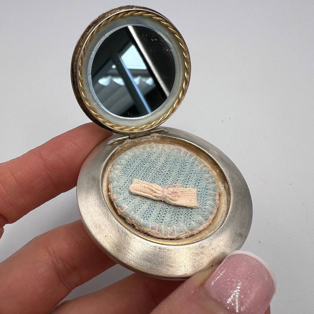 Vintage Vintage USSR Silver 875 Compact Powder Box Perfume Flask Size ONE SIZE - 7 Thumbnail