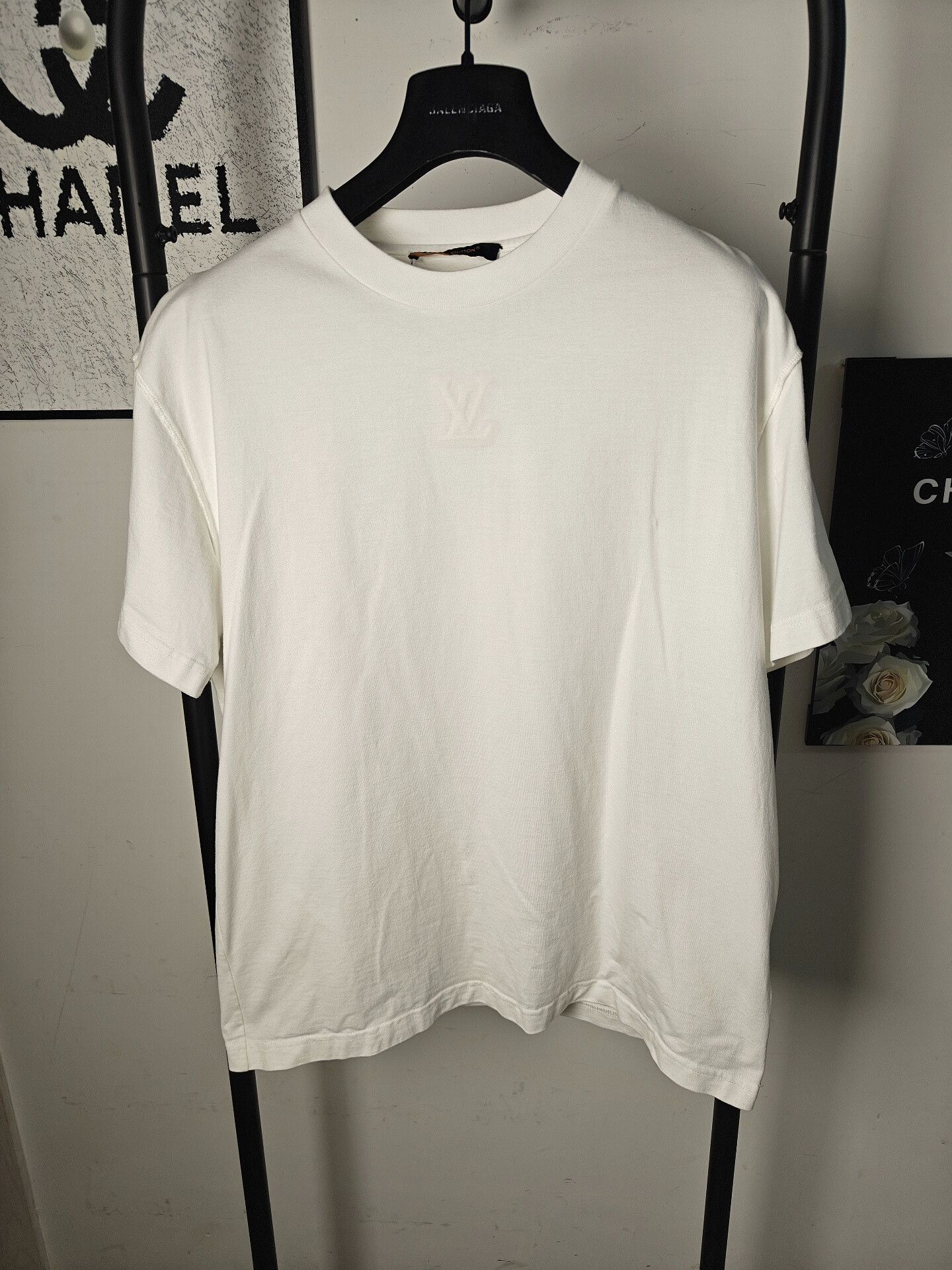 Louis Vuitton Louis Vuitton Retro White T-Shirt s Men Size US S / EU 44-46 / 1 - 1 Thumbnail