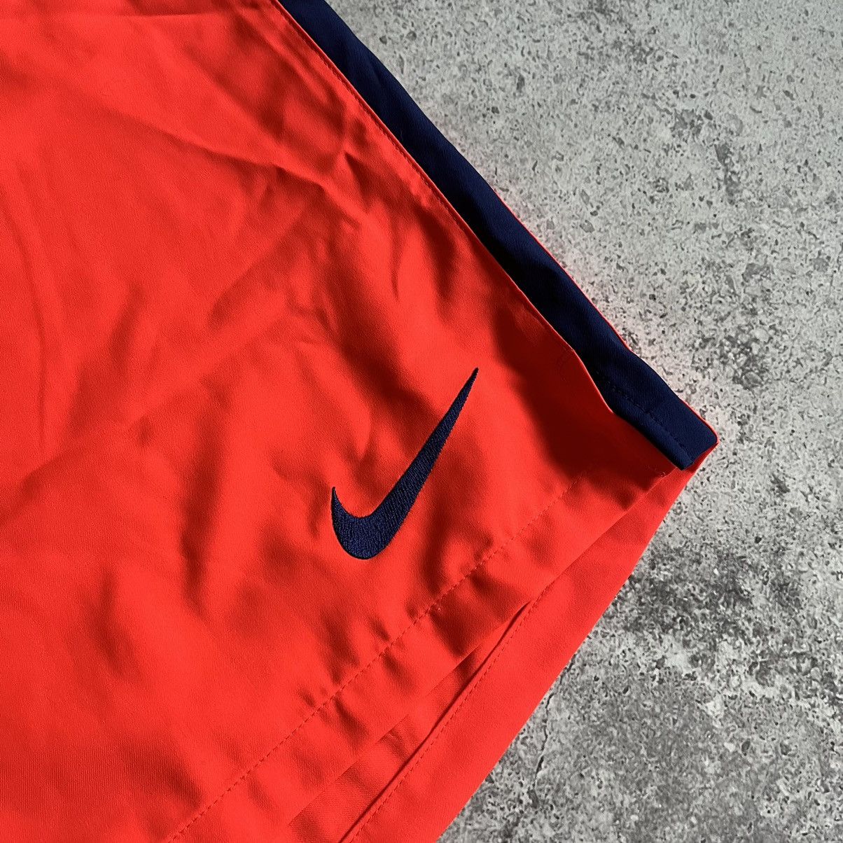 Nike × Vintage Vintage Nike FC Barcelona Soccer Football Shorts Y2K Bloke Size US 34 / EU 50 - 3 Thumbnail