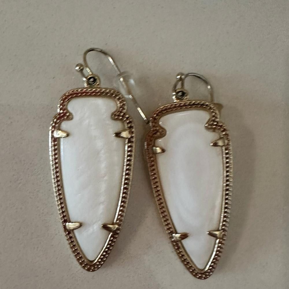 Designer Kendra Scott Skylar White Mother of Pearl Gold Earrings Size ONE SIZE - 4 Thumbnail