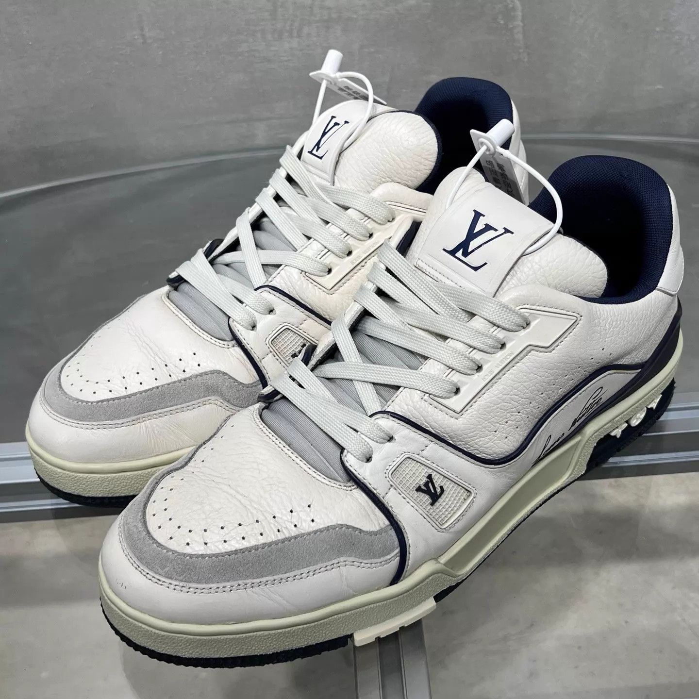 Louis Vuitton LV Trainer white blue UK9.5/43.5 Size US 10.5 / EU 43-44 - 2 Thumbnail