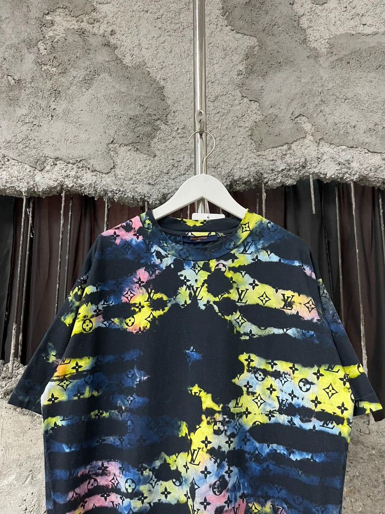 Louis Vuitton Louis Vuitton Tie-dyed old flower short sleeves Size US M / EU 48-50 / 2 - 3 Thumbnail