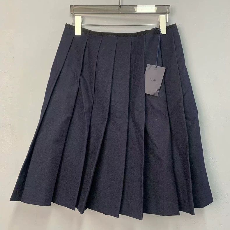 Prada Prada High-waisted wrinkled skirt 2503-Nextarrow Size 27" / US 4 / IT 40 - 1 Thumbnail