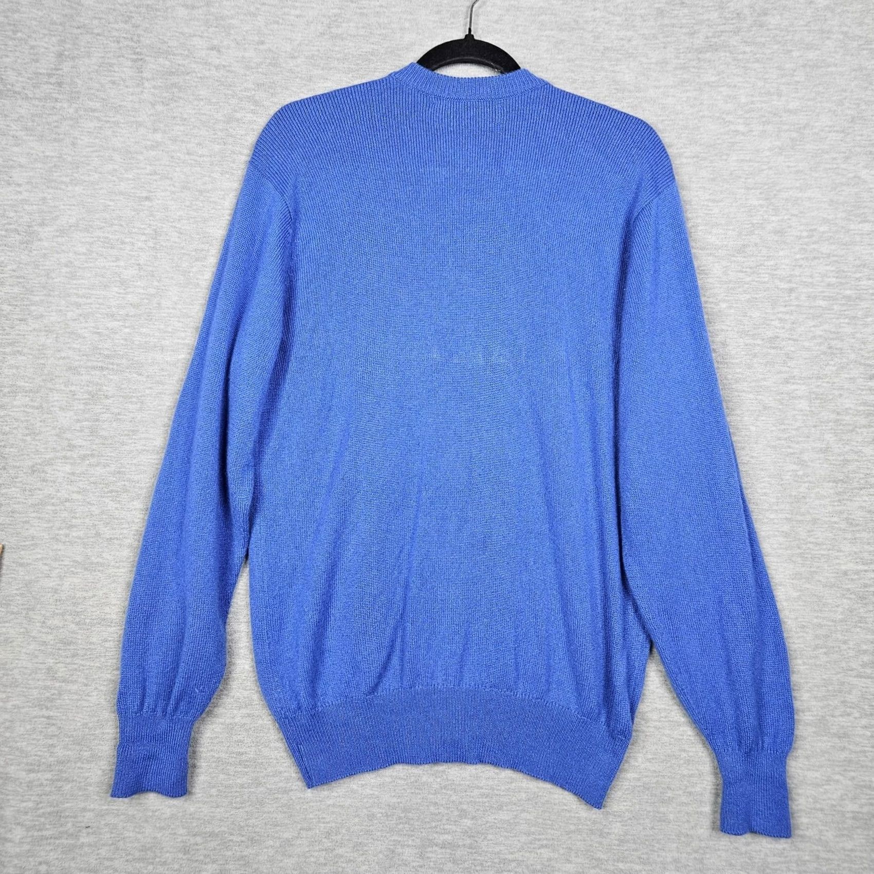 Johnstons Of Elgin Johnstons Of Elgin Blue 100% Cashmere Golden Button Cardigan 40" 102cm Cardigan Women Regular Blue 100% Cashmere Button Modern Style Pays Vintage? No Size S / US 4 / IT 40 - 2 Thumbnail