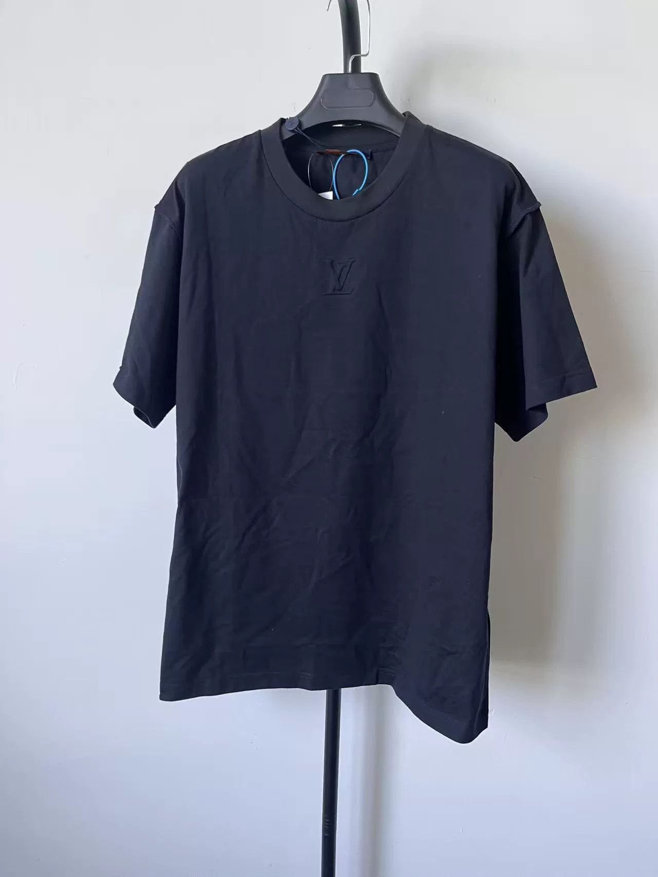 Louis Vuitton Louis Vuitton Logo Solid Short Sleeve T-Shirt Size US M / EU 48-50 / 2 - 1 Thumbnail