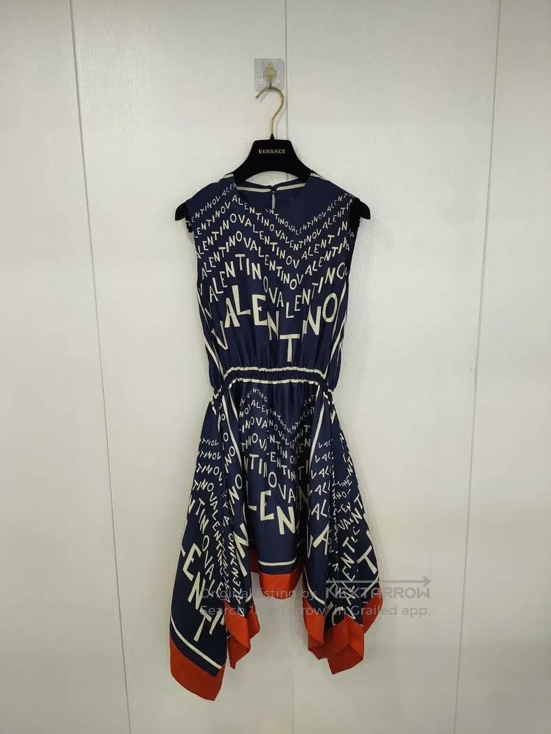 Valentino Valentino Silk dress Size M / US 6-8 / IT 42-44 - 1 Thumbnail