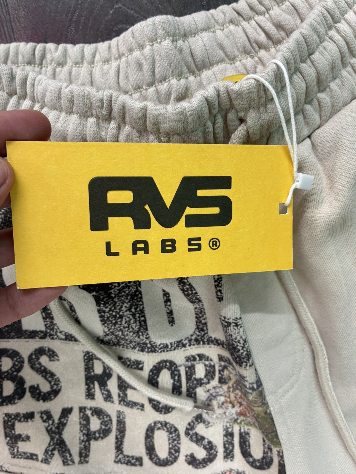 Other RVS LABS Article Sun Washed Shorts Size US 30 / EU 46 - 4 Thumbnail
