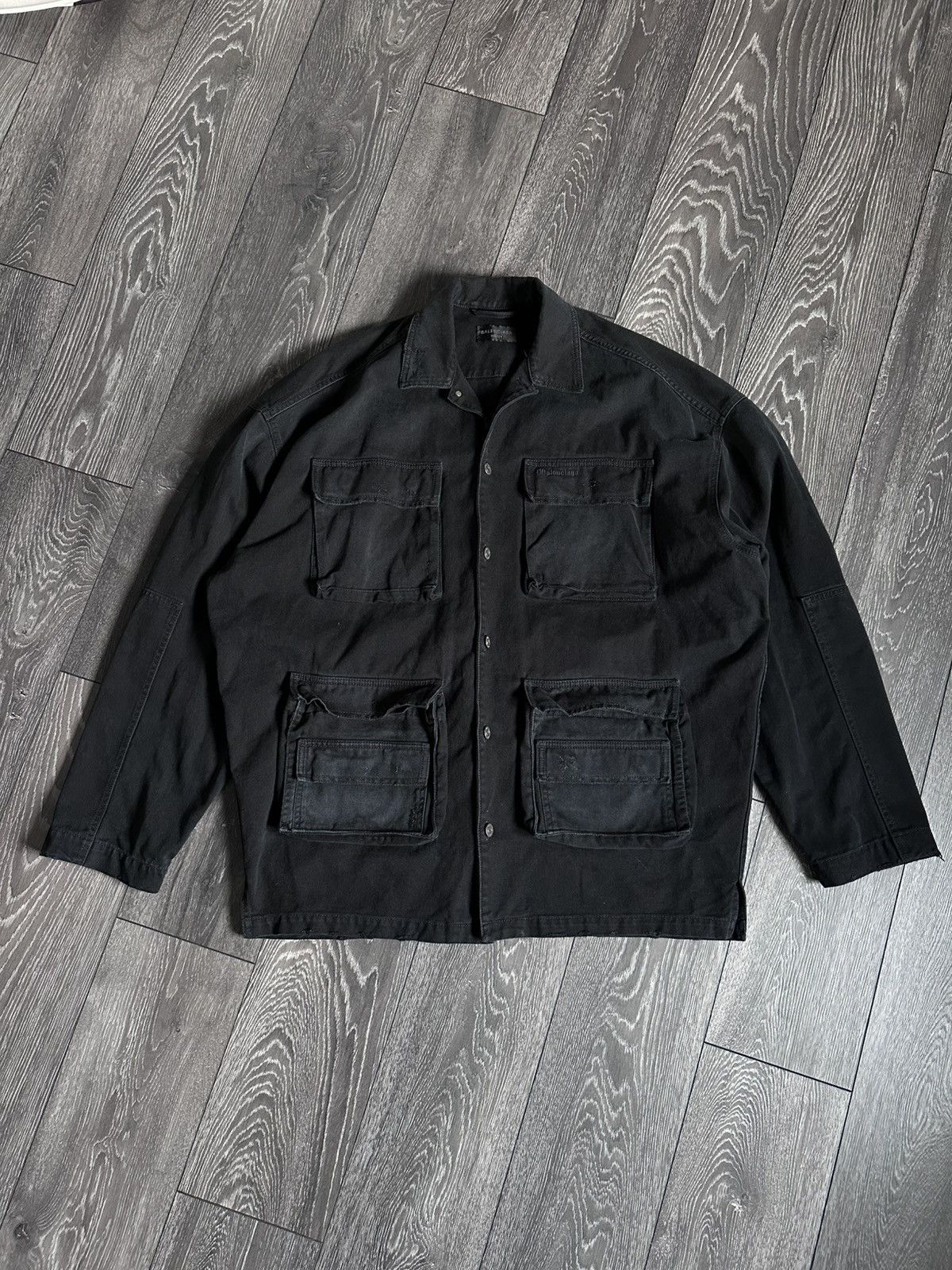 Balenciaga balenciaga bb corp cargo distressed jacket large fit Size US S / EU 44-46 / 1 - 1 Thumbnail