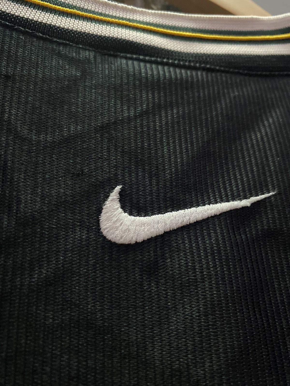 Nike RARE Vintage 90s Nike Rubber Patches Jersey Size US L / EU 52-54 / 3 - 9 Thumbnail