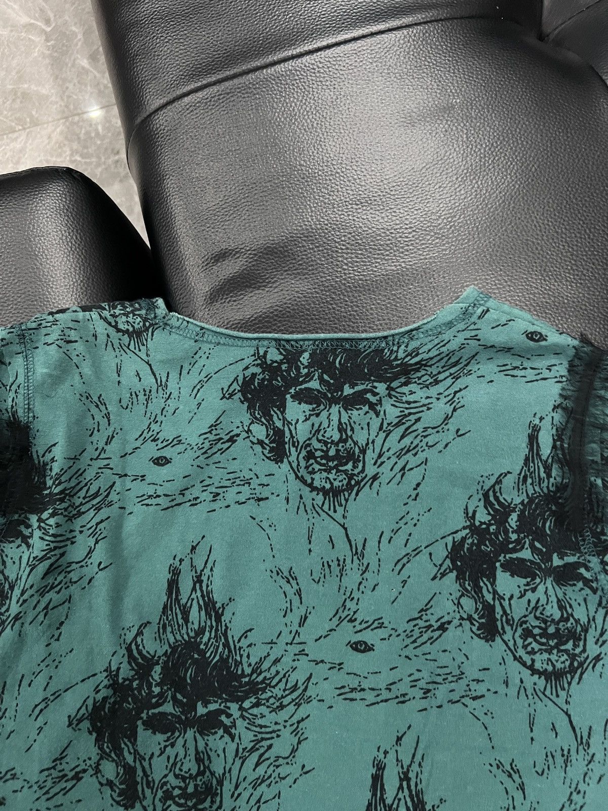 Undercover Undercover AW02 “Witches Cell Division” Portrait Top Size US S / EU 44-46 / 1 - 8 Thumbnail