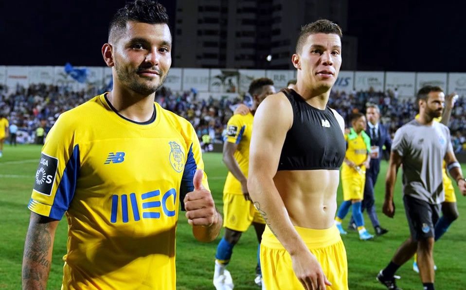 New Balance PORTO NEW BALANCE 2019/2020 FOOTBALL AWAY JERSEY #17 CORONA Size US XL / EU 56 / 4 - 12 Thumbnail
