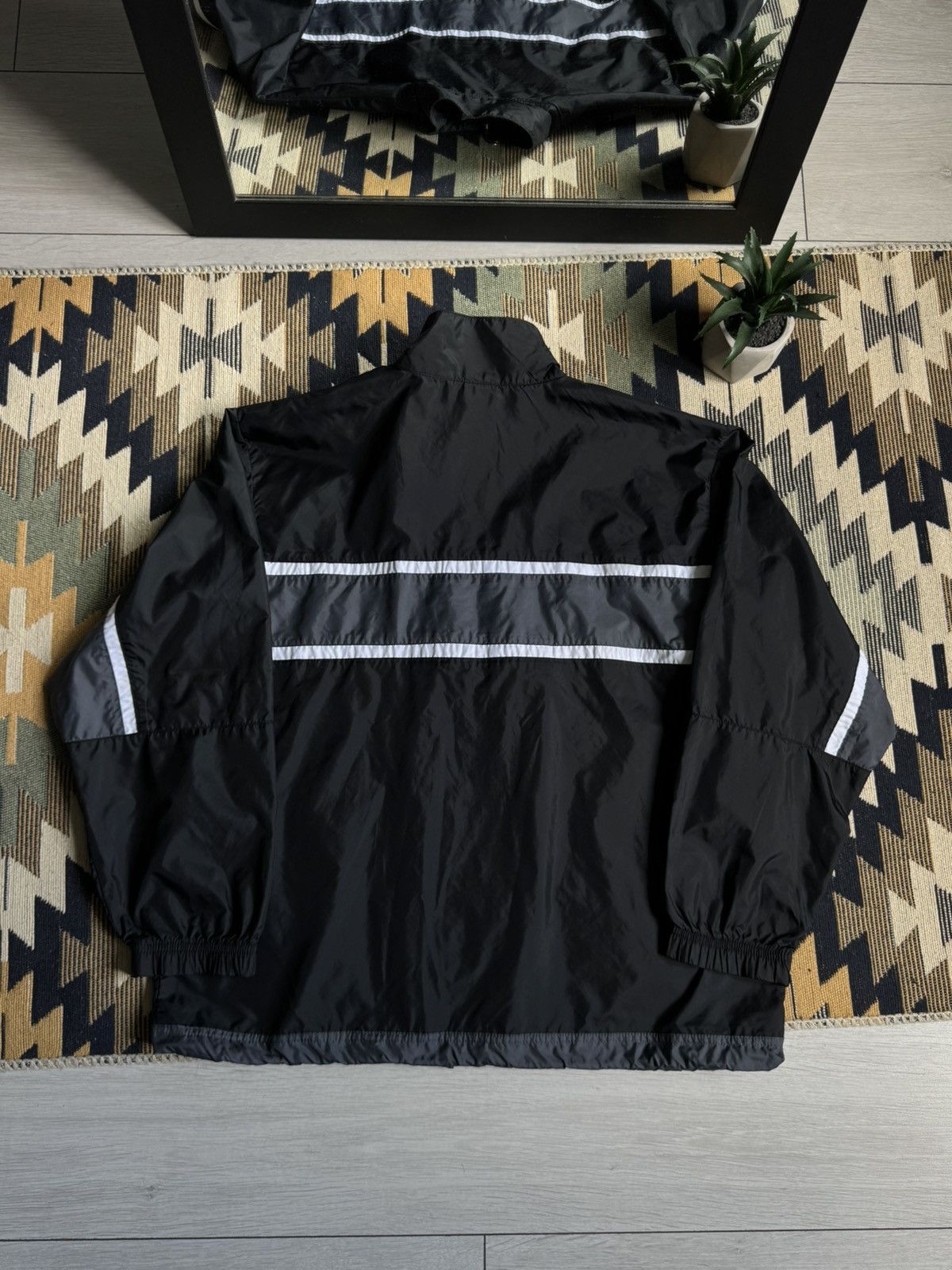 Nike Vintage 90’s Nike Nylon Logo Drill Y2K Jacket Size US S / EU 44-46 / 1 - 8 Thumbnail