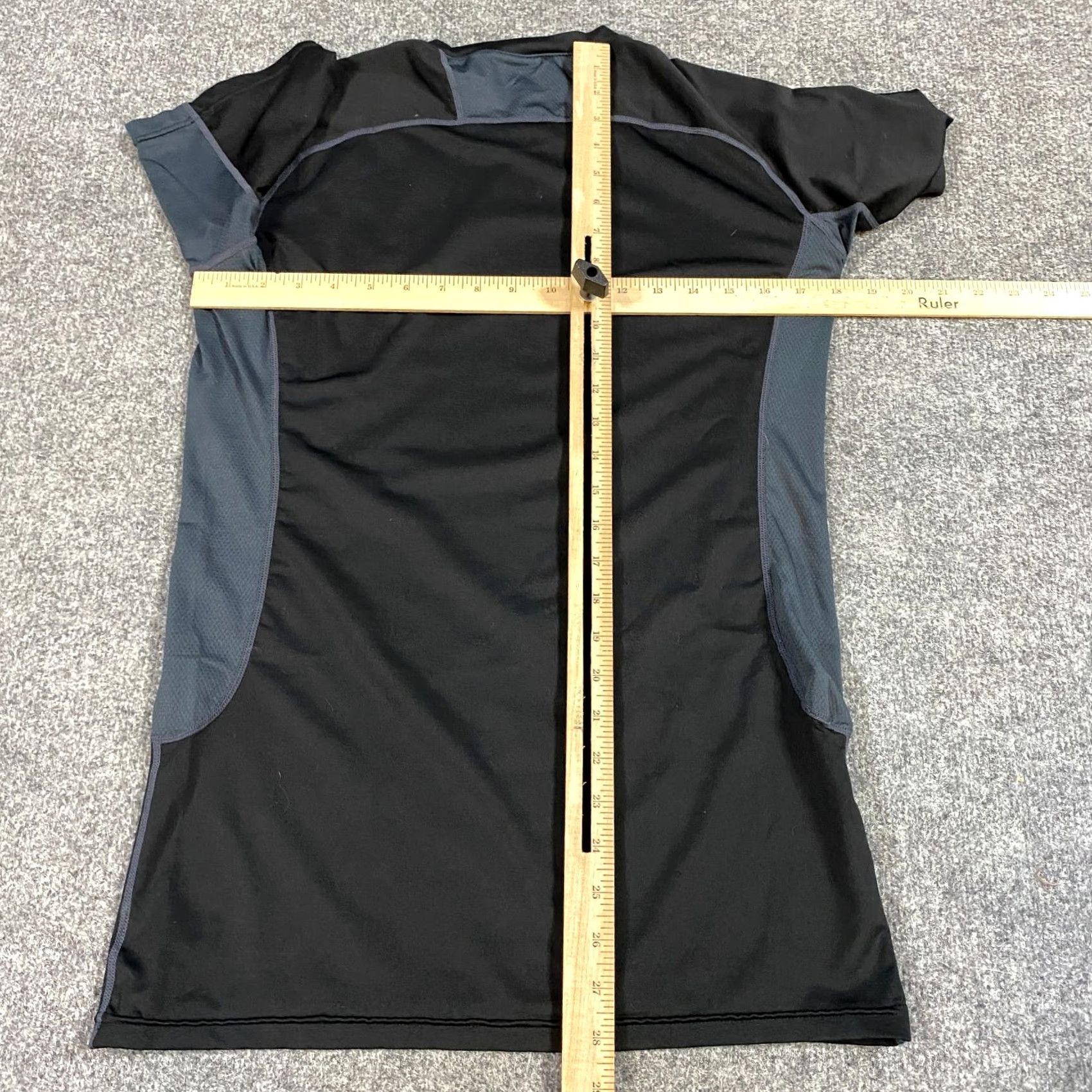 Vintage Tesla T-Shirt 2XL Black Performance Polyester Blend Crew Neck Pullover Men's Activewear Gym Cross Training Size US XXL / EU 58 / 5 - 4 Thumbnail