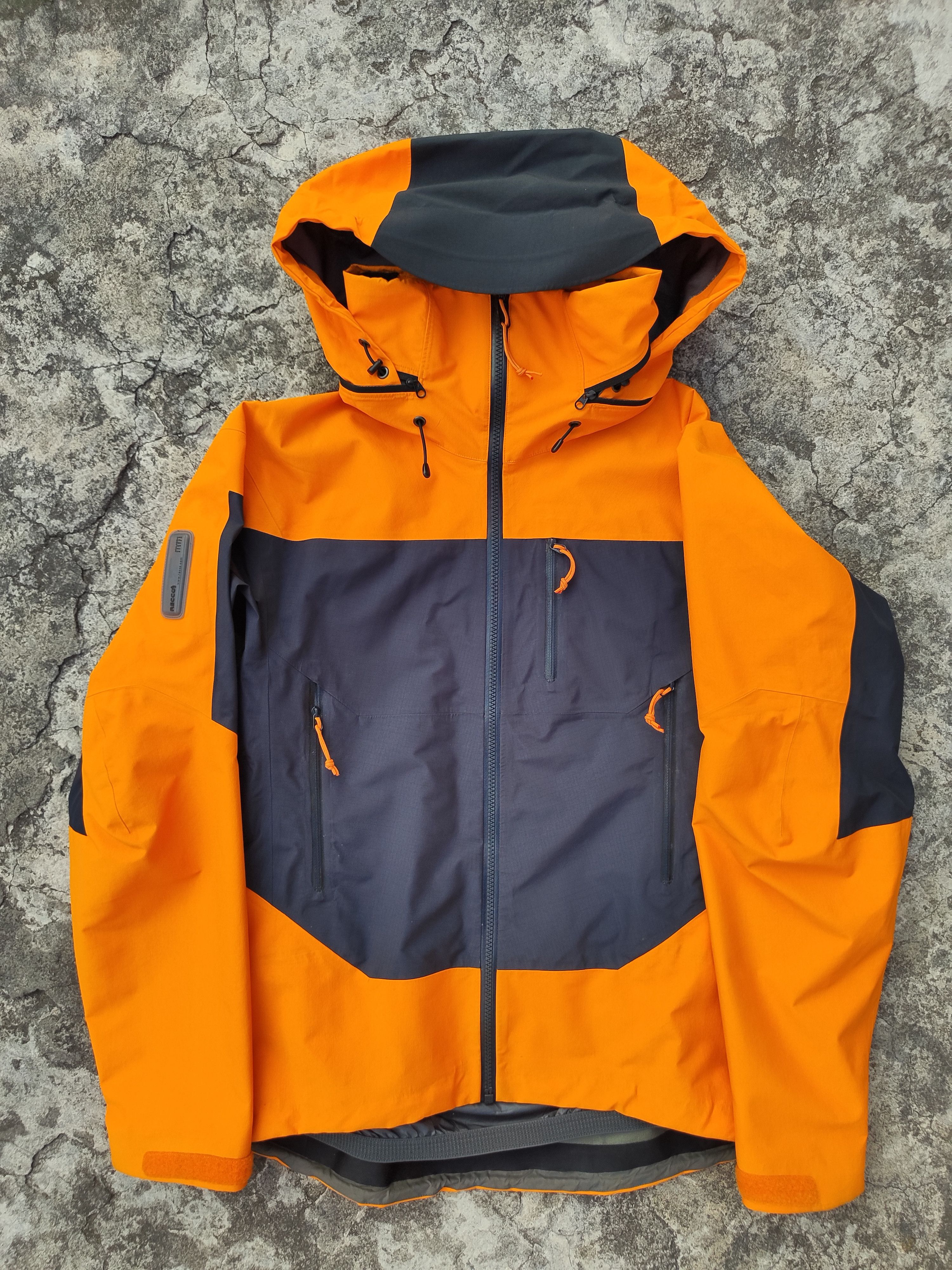 Arc'teryx × Beams Plus Arcteryx x Beams Stinger 35 th Anniversary Size US XS / EU 42 / 0 - 2 Thumbnail
