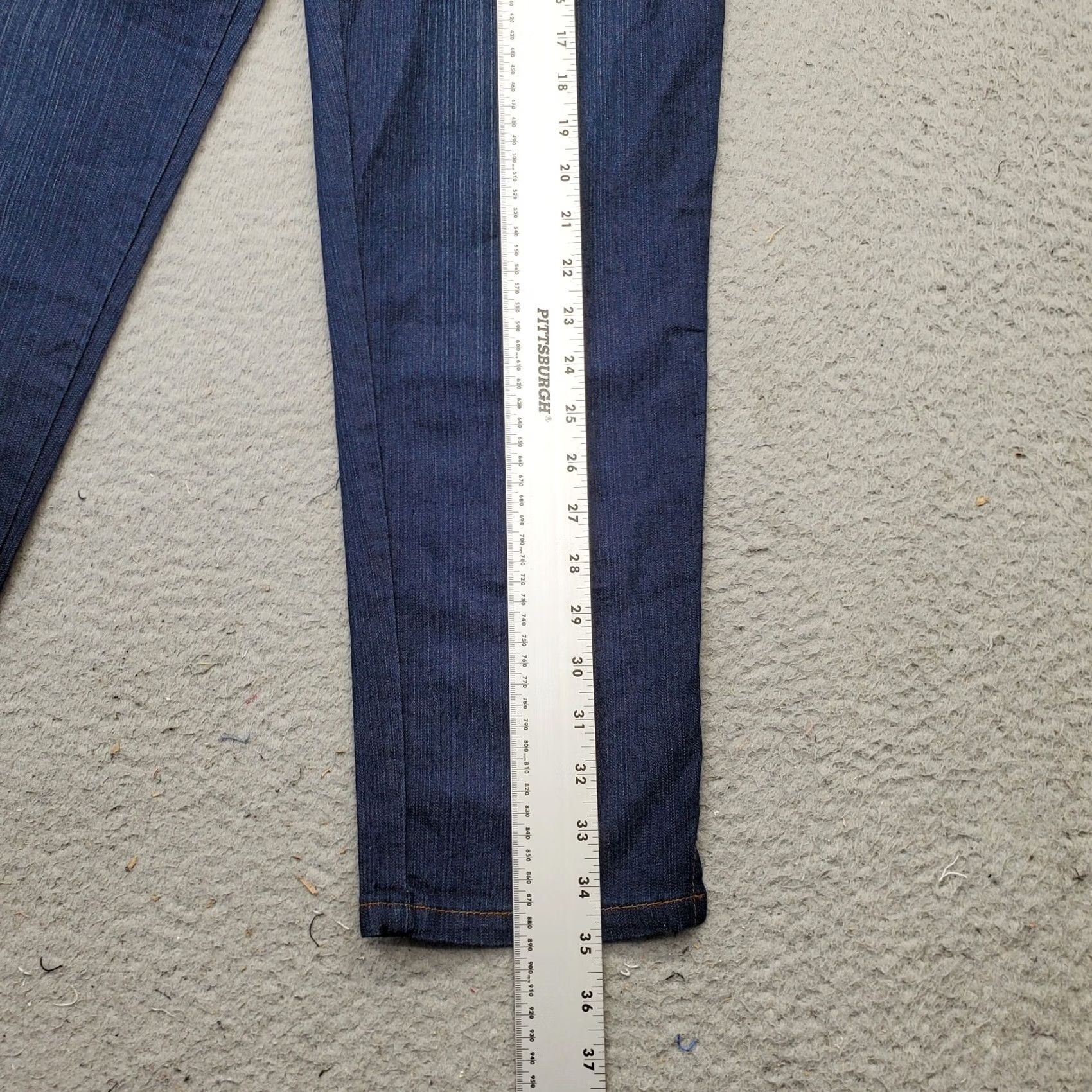 Denime Mecca Femme Jeans Womens 9/10 Blue Denim Straight Leg Button Fly Slit Pocket 31in Waist Inseam 24.75in Size 30" / US 8 / IT 44 - 4 Thumbnail