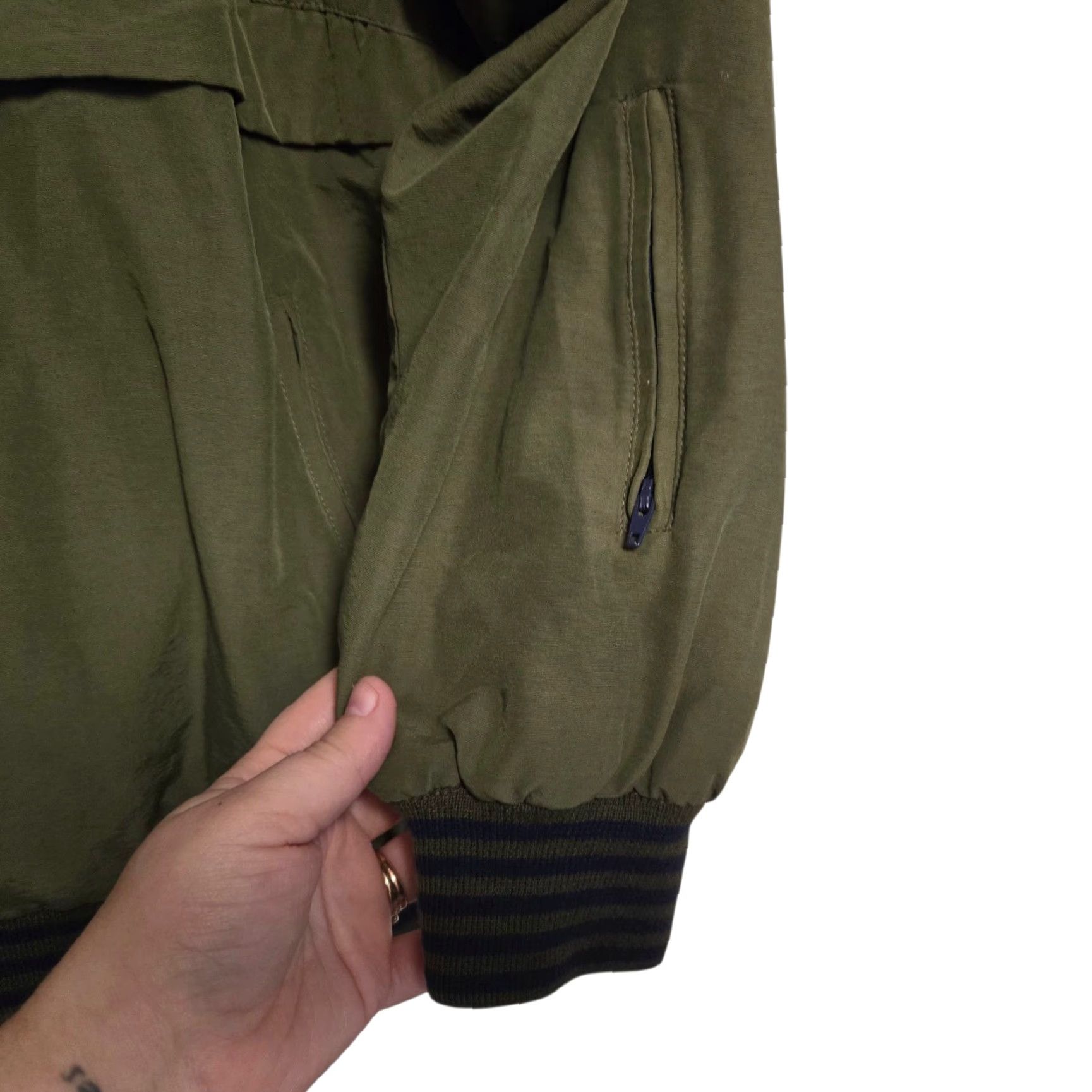 Olive VINTAGE Izod Club Jacket Mens M Olive Green Anorak Style Breweriana Light Weight Hooded Mid-Length Spring Fall Winter | Green | Regular Fit Size US M / EU 48-50 / 2 - 3 Thumbnail