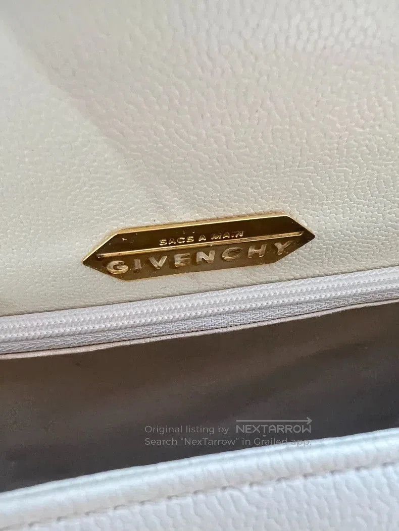 Givenchy Givenchy White Leather Handbag. Size ONE SIZE - 4 Thumbnail
