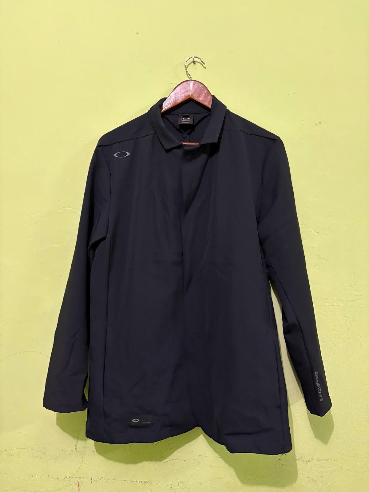 Oakley VTG Oakley Light Jacket Design The World Is Always Involving Size US L / EU 52-54 / 3 - 1 Thumbnail