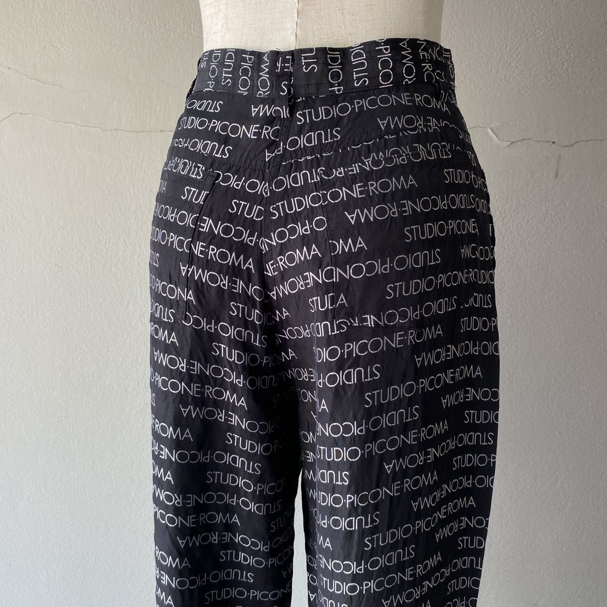 Designer × Japanese Brand STUDIO PICONE ROMA Black Logo Print Wide-Leg Pants Size 27" / US 4 / IT 40 - 18 Thumbnail
