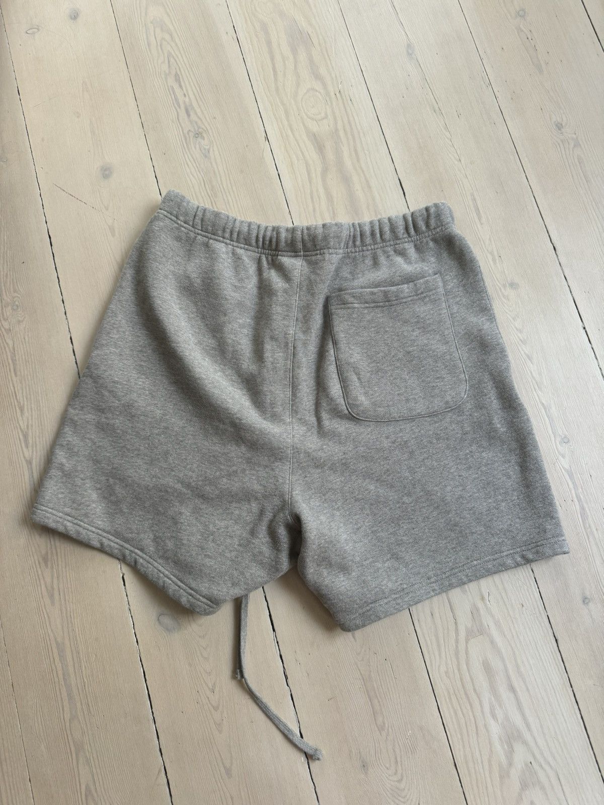 Essentials × Fear of God Fear of god essentials short Size US 32 / EU 48 - 2 Thumbnail