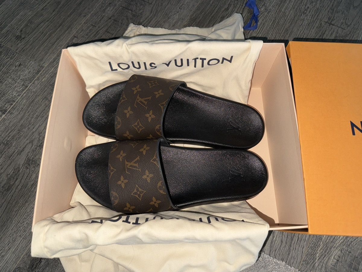 Louis Vuitton Louis Vuitton Water Mule Slides Size US 12 / EU 45 - 2 Thumbnail