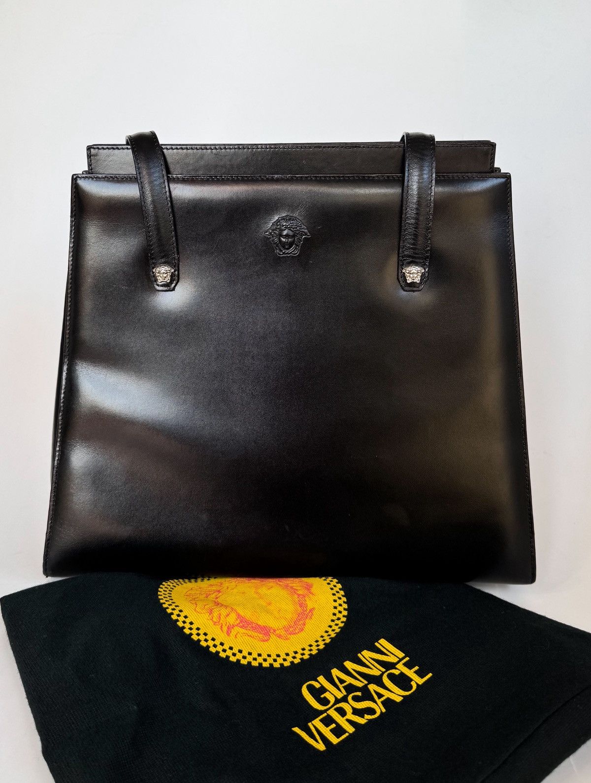 Versace Gianni Versace black leather bag Versace Medusa head Size ONE SIZE - 2 Thumbnail