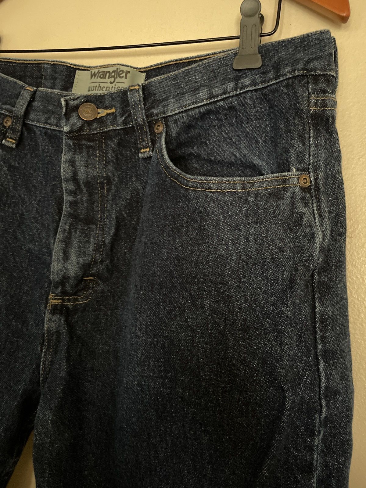 Designer × Wrangler Wrangler Medium Blue Denim Jean Shorts JORTS relaxed fit 33 Size US 33 - 3 Thumbnail