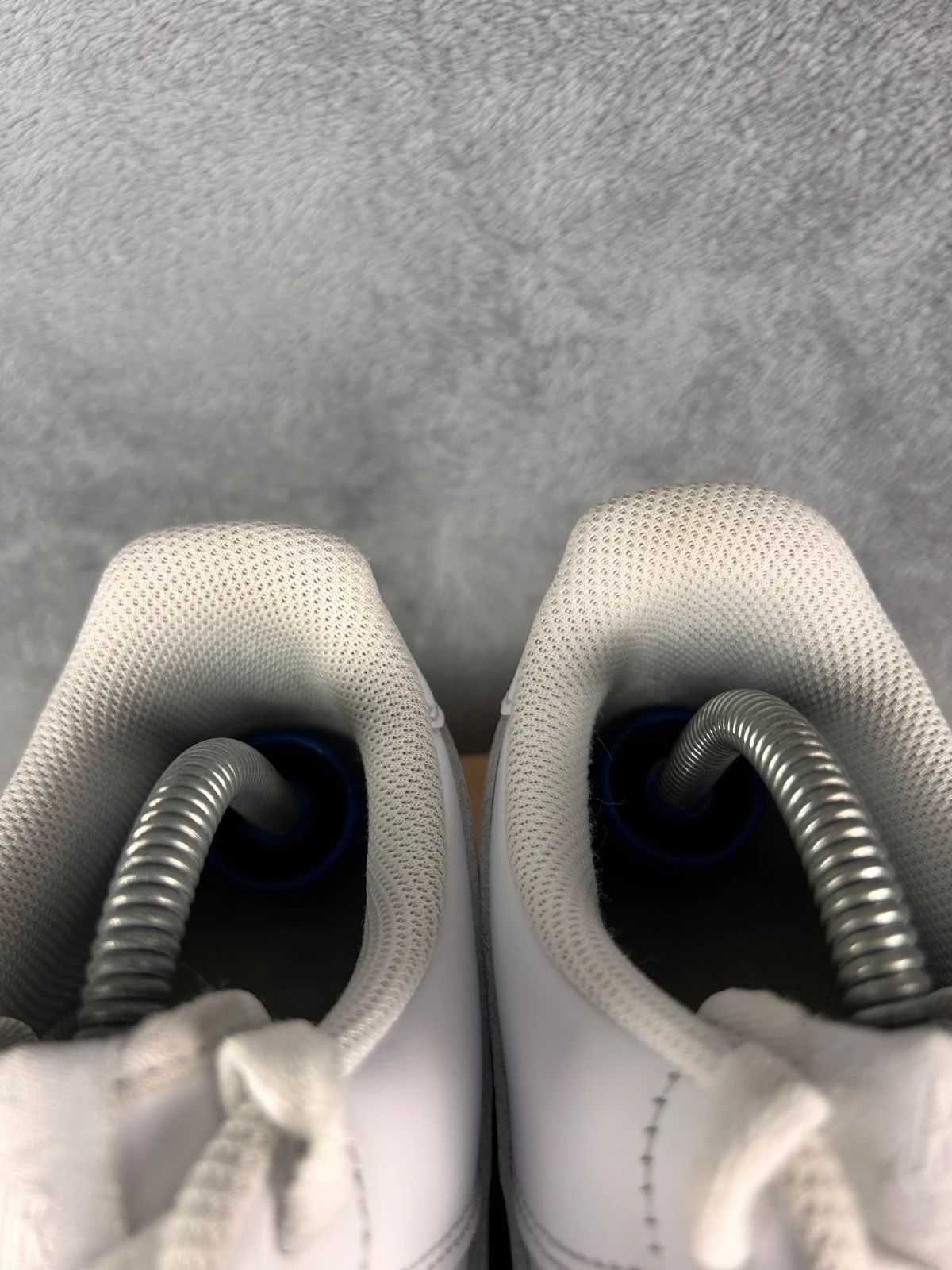 Nike Nike Air Force 1 low AF-1 tripple white sneakers swoosh Size US 8 / EU 41 - 8 Thumbnail