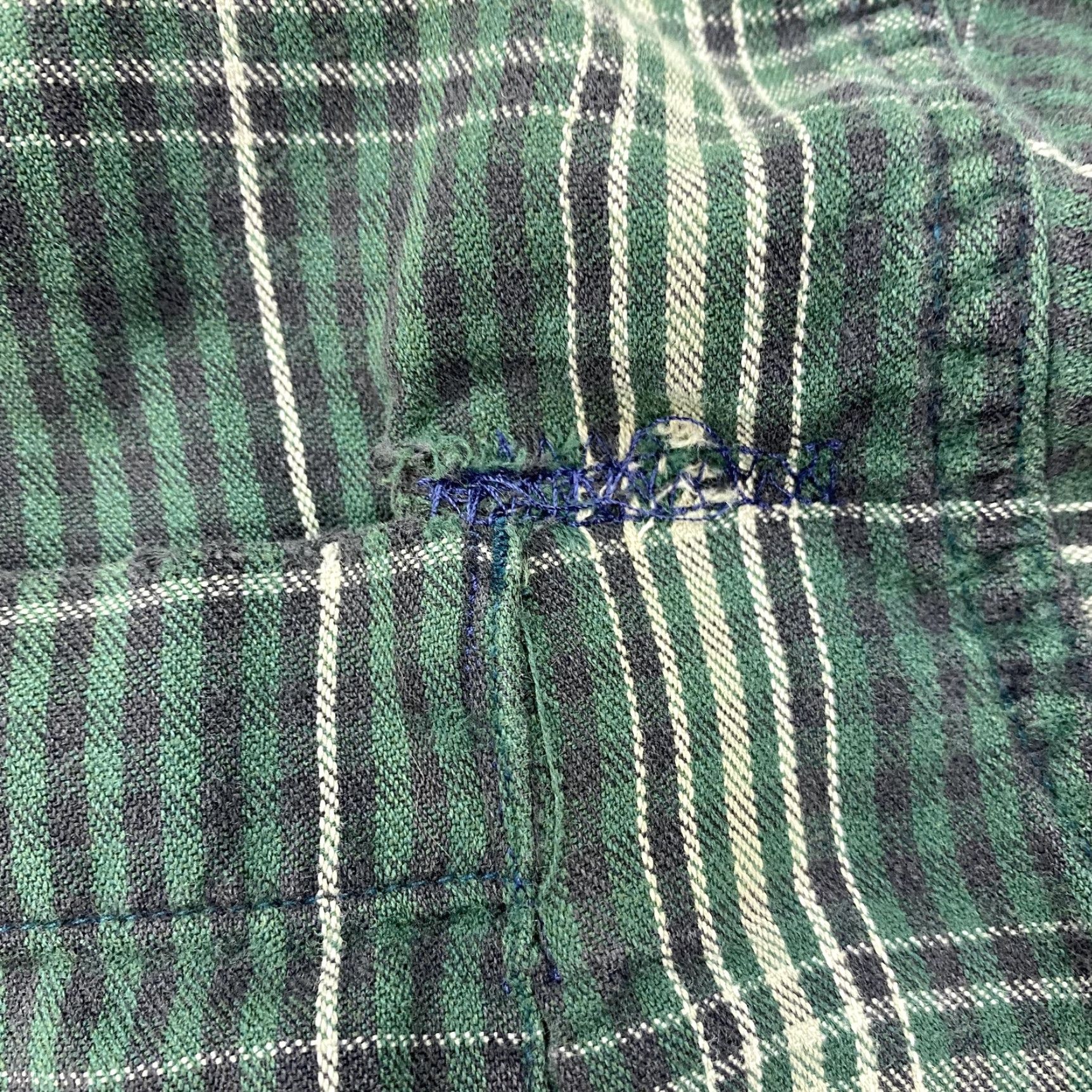 Vintage Cabela's Outfitter Series Flannel Shirt Green Plaid Long Sleeve Big & Tall XLT Men Size US XL / EU 56 / 4 - 3 Thumbnail