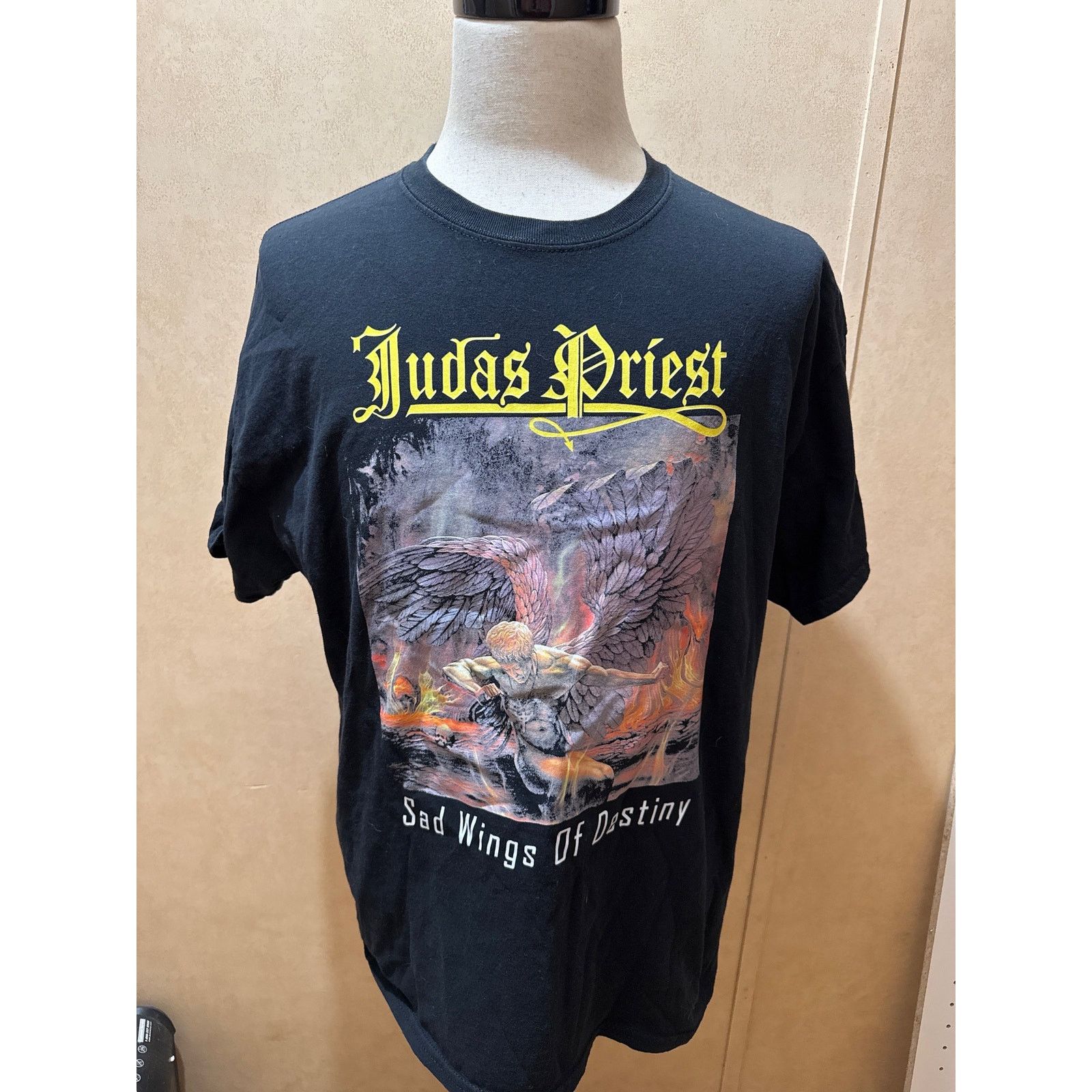 Gildan Judas Priest Sad Wings of Destiny Band Shirt XL Heavy Cotton Size US XL / EU 56 / 4 - 1 Thumbnail