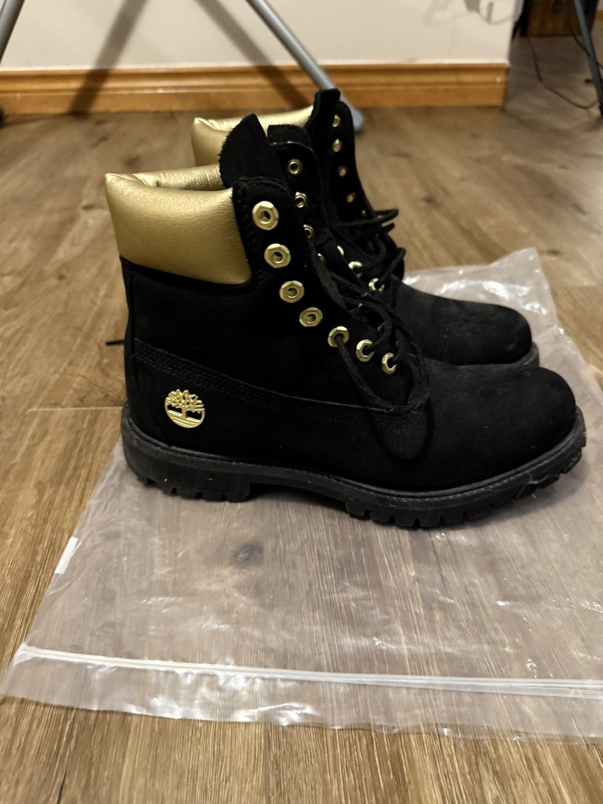 Timberland Timberland 6” Premium Black & Gold Size US 8.5 / EU 41-42 - 4 Thumbnail