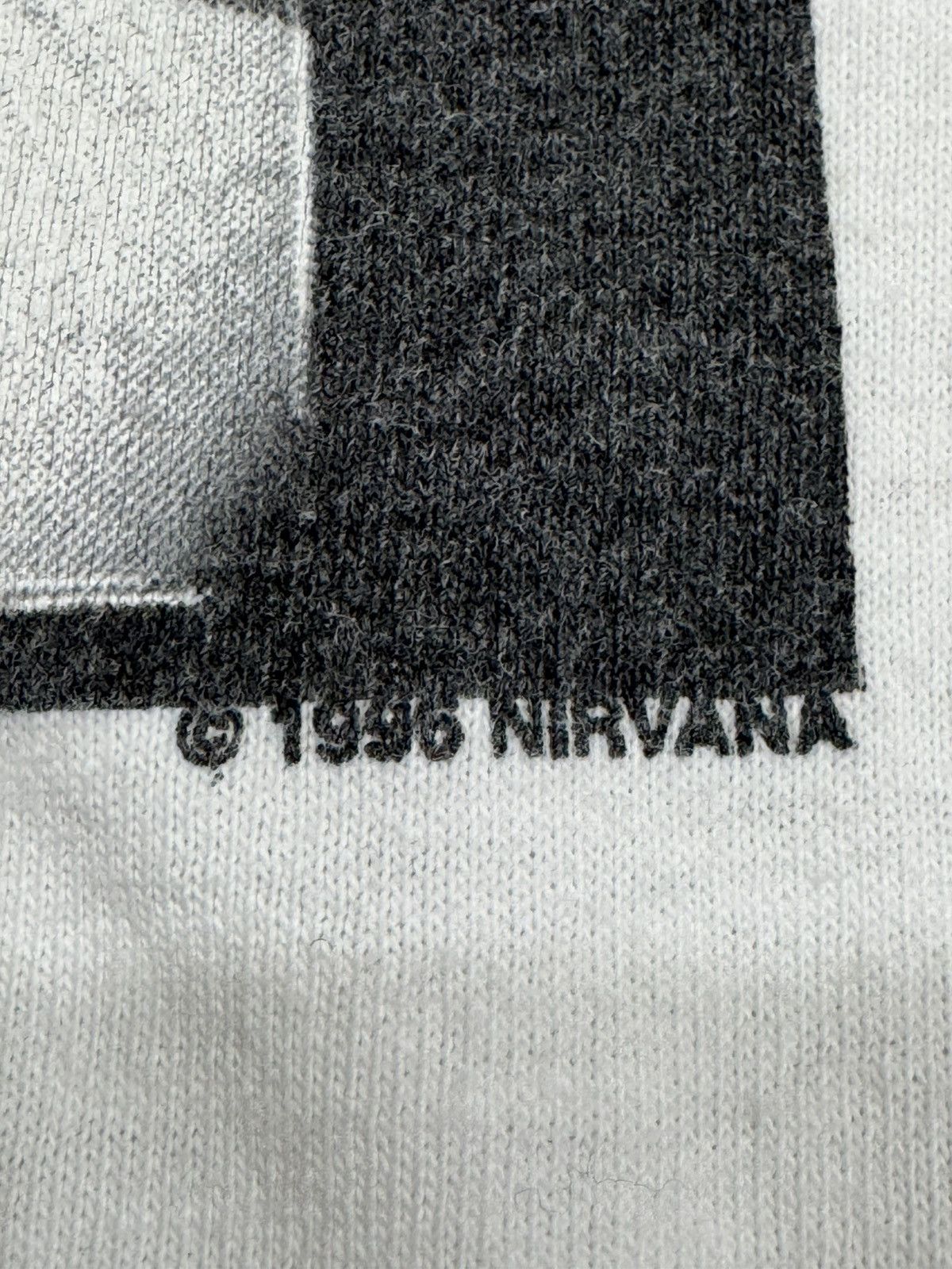 Band Tees Final Drop‼️ Vintage Nirvana Photo Tee Size US XL / EU 56 / 4 - 7 Thumbnail
