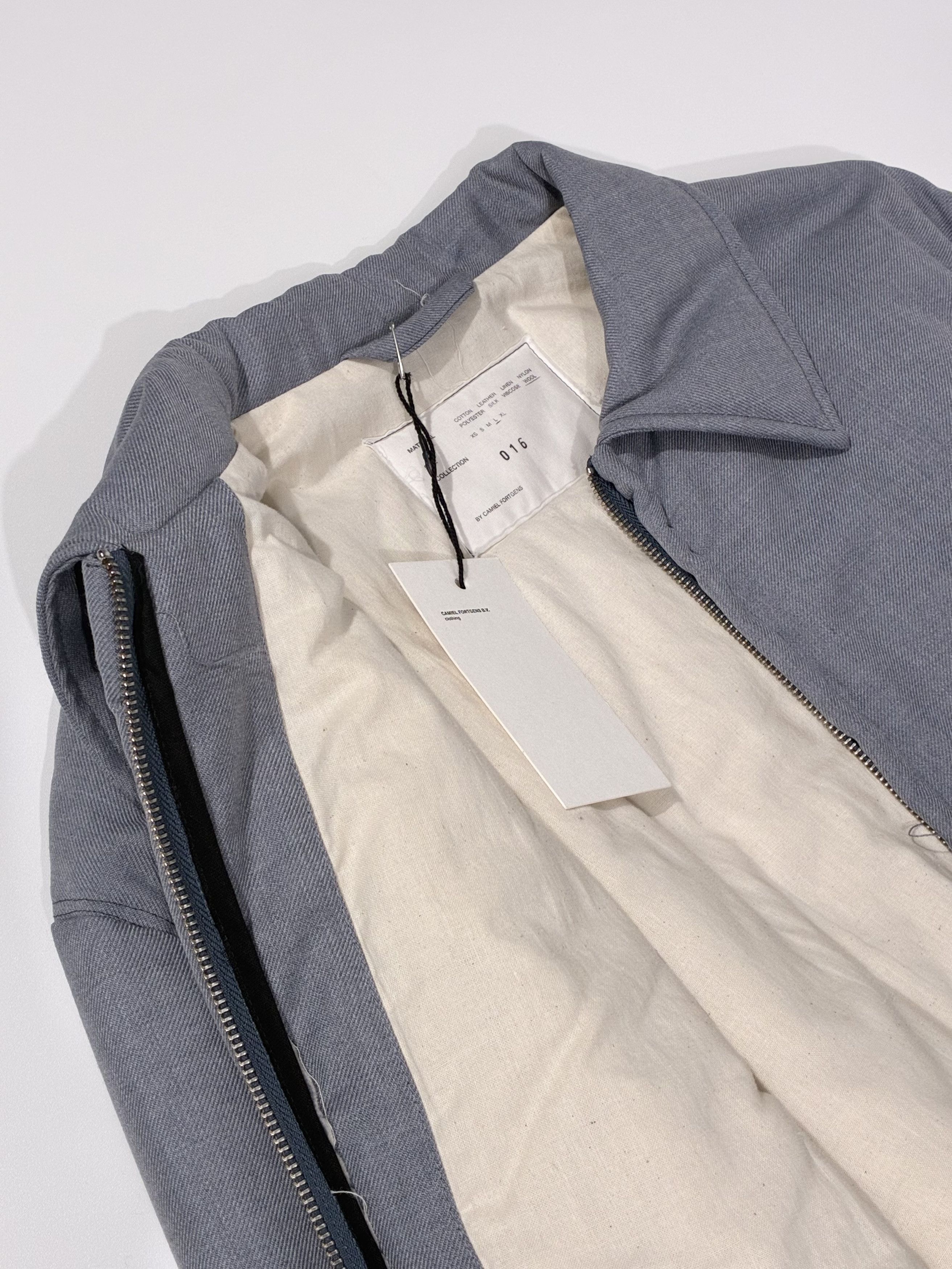Camiel Fortgens CAMIEL FORTGENS PUFFED SIMPLE BOMBER JACKET GREY Size US L / EU 52-54 / 3 - 4 Thumbnail