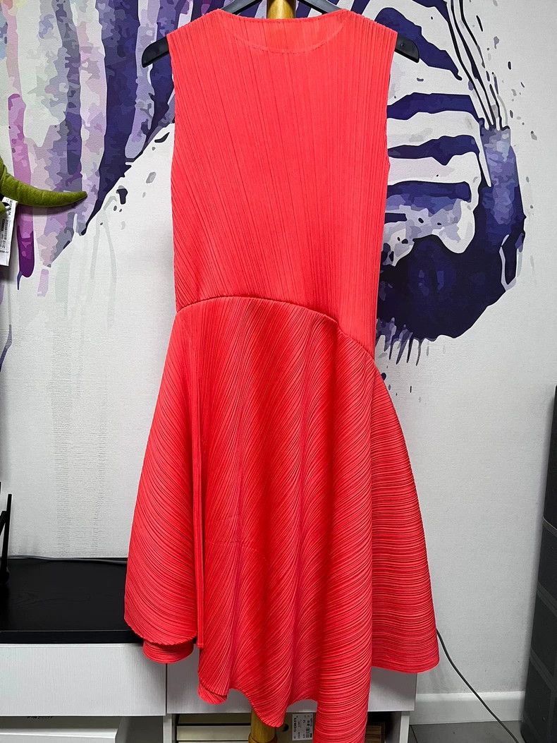 Issey Miyake Issey Miyake size:3 Watermelon red pleated dress Size S / US 4 / IT 40 - 2 Thumbnail
