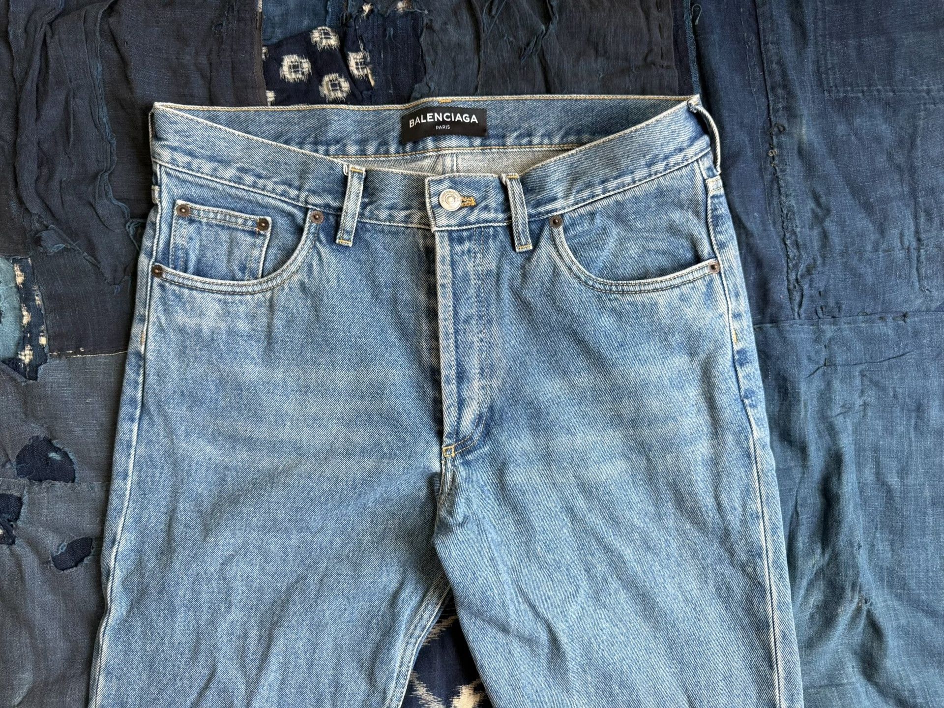 Balenciaga Balenciaga Distressed Vintage Jeans Size US 26 / EU 42 - 3 Thumbnail