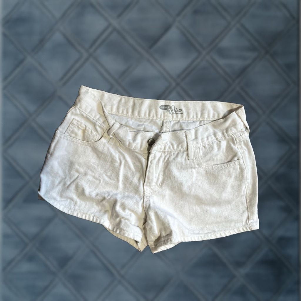 Old Navy VINTAGE Old Navy Diva Jean Shorts 2 White Denim 100% Cotton Nautical Chino Womens Adult Medium White Nautical 2000s Size 26" / US 2 / IT 38 - 1 Thumbnail
