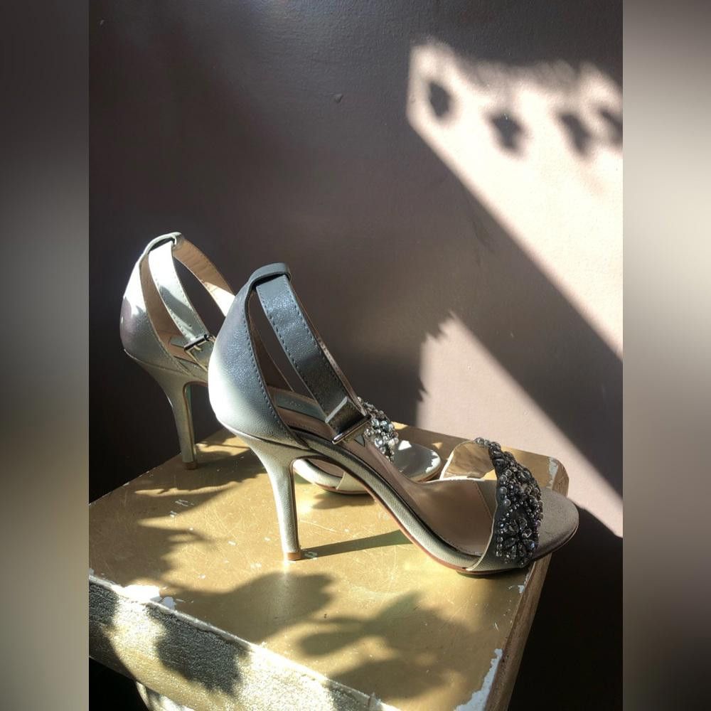 Designer Strap heels pumps. Silver with pearls and stones. Size US 6.5 / IT 36.5 - 4 Thumbnail