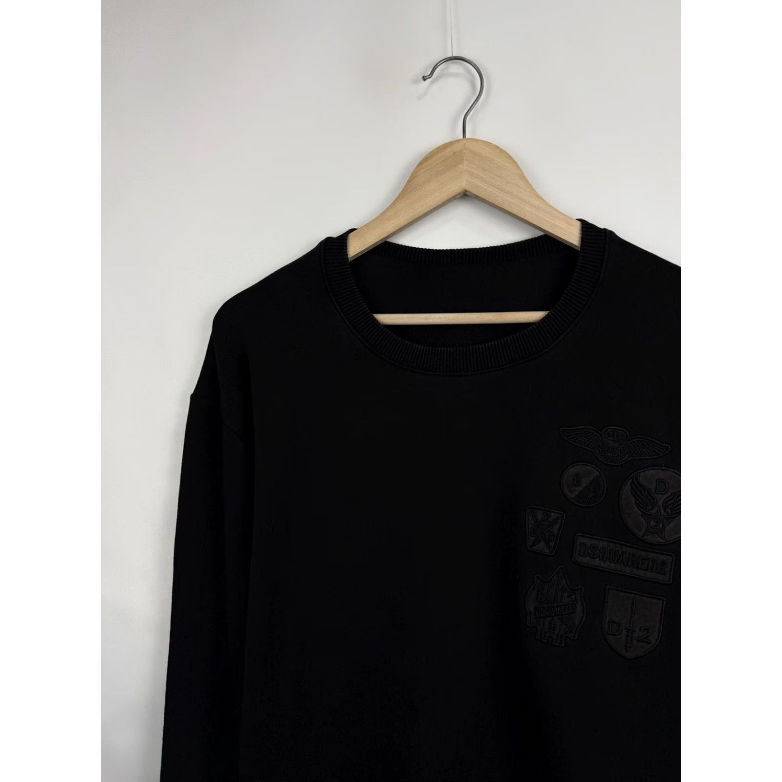 Dsquared2 VINTAGE Dsquared2 Army Embossed Logo Art Sweatshirt Y2K Rare Retro Logo Pullover Sweatshirt Mens L Black Size US L / EU 52-54 / 3 - 4 Thumbnail