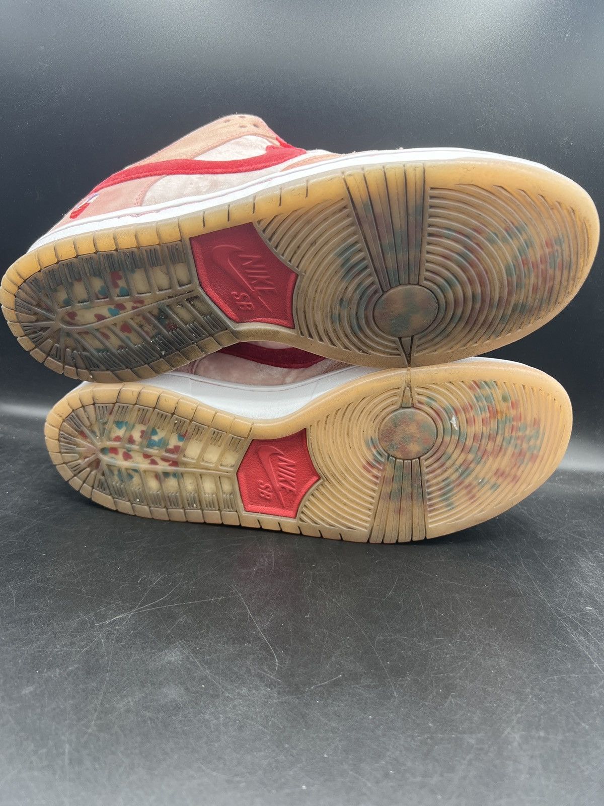 Nike Nike x StrangeLove SB Dunk Low 'Valentine's Day' Size 9 Size US 9 / EU 42 - 9 Thumbnail
