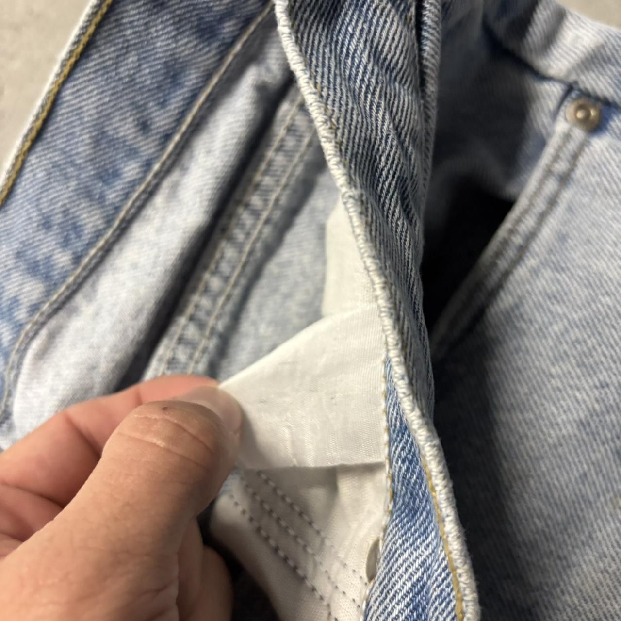 Japanese Brand × Vintage Crazy Vintage Y2K/2000s Light Wash Essential Denim Jeans! Size US 29 - 8 Thumbnail